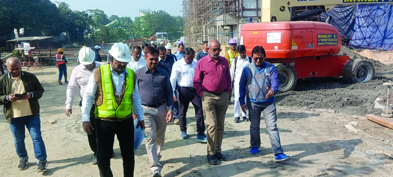 Metro Railway General Manager inspects Howrah Maidan to Esplanade stretch Metro Railway General Manager inspects Howrah Maidan to Esplanade stretch