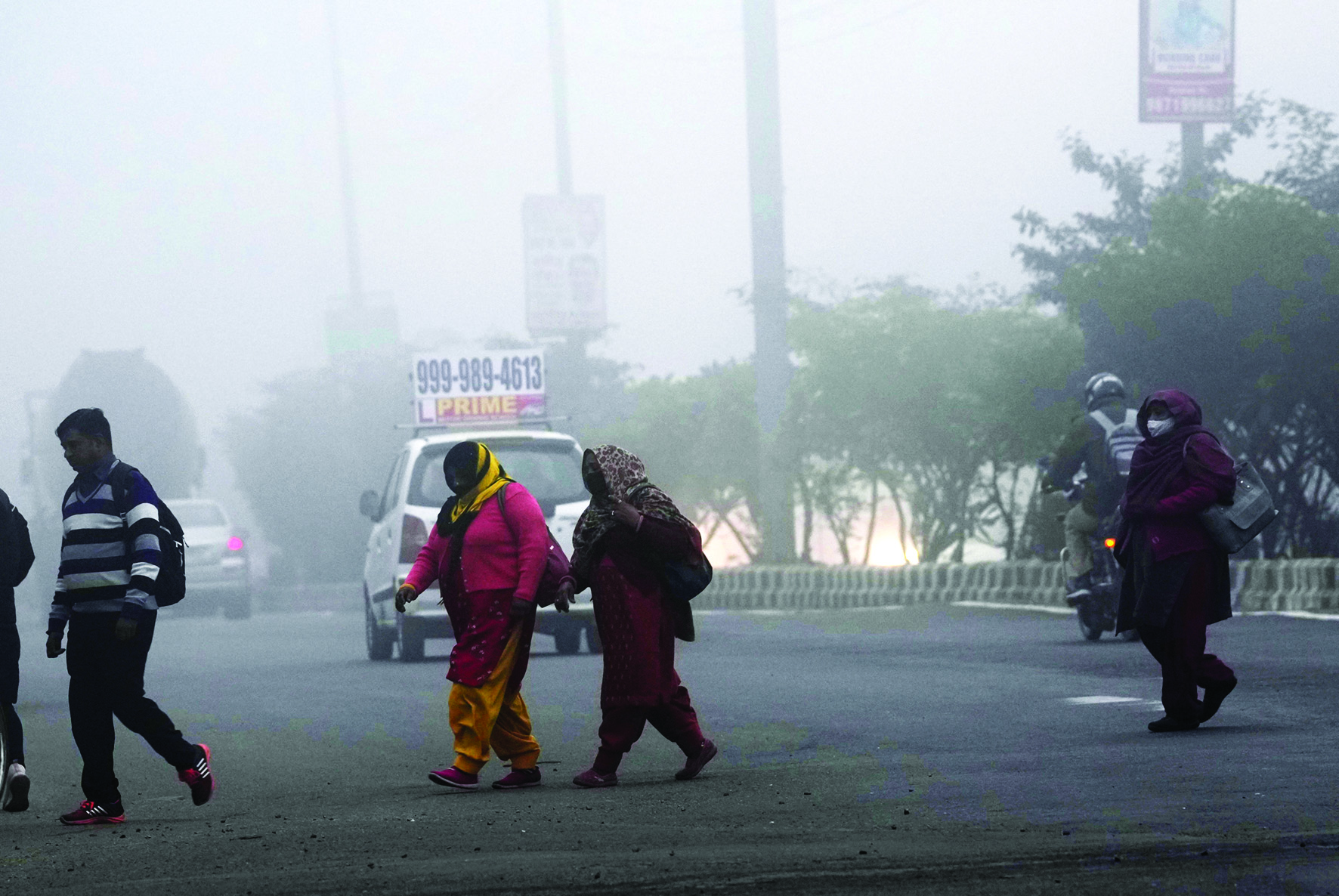 Delhis New Year morning warmer by 3 degree Celsius Delhis New Year morning warmer by 3 degree Celsius