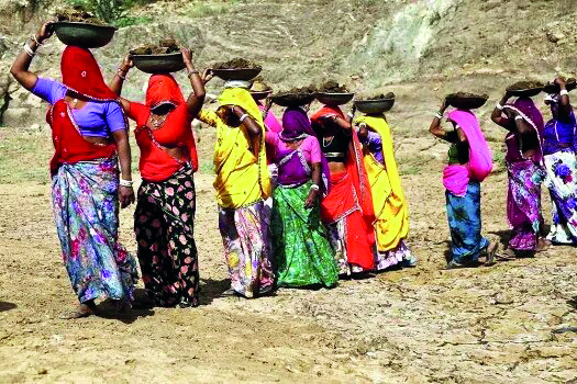 Cong slams govt over Aadhaar based payments in MGNREGA Cong slams govt over Aadhaar based payments in MGNREGA