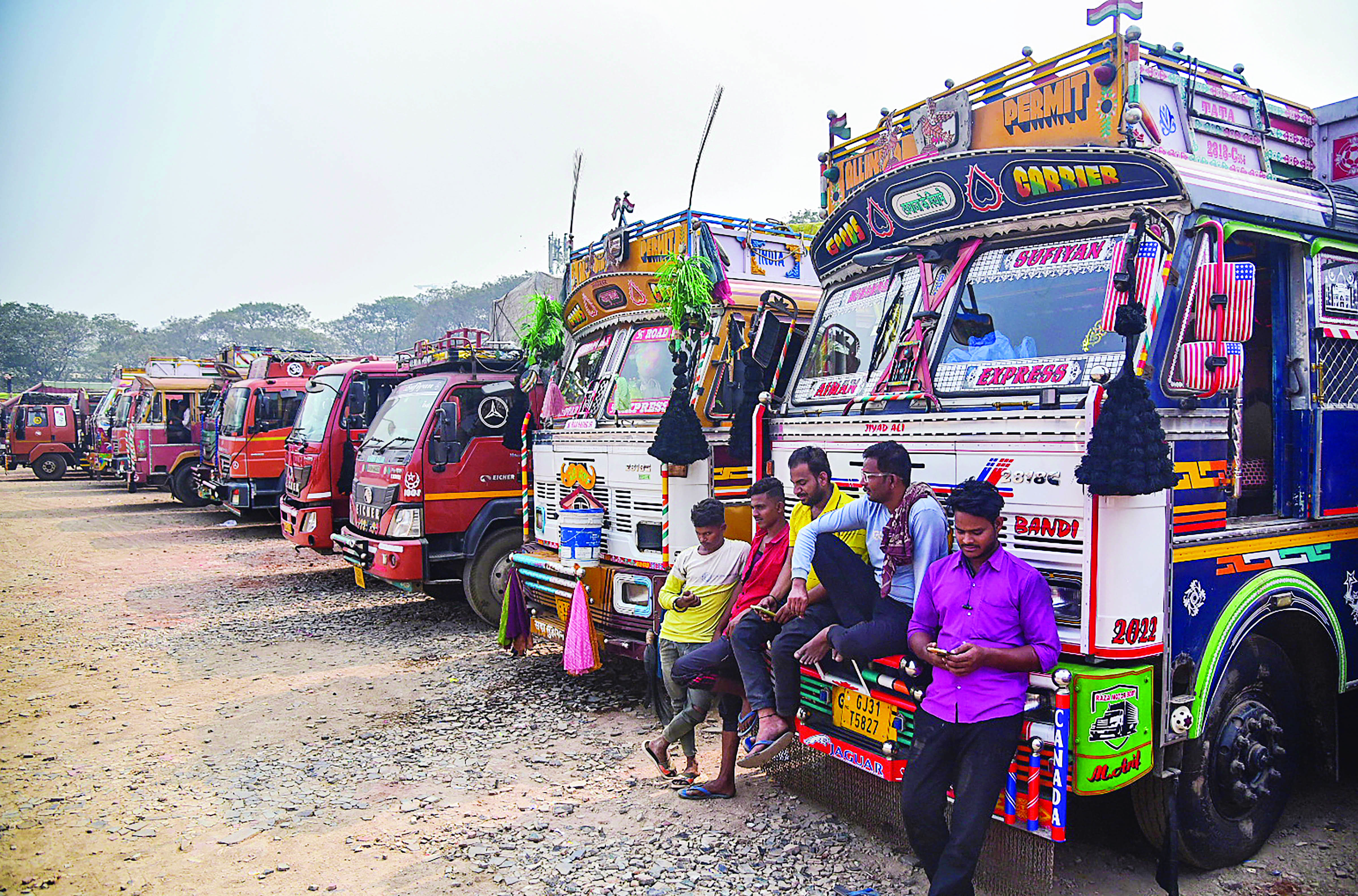Truckers end strike as govt says law on hit-and-run only after talks Truckers end strike as govt says law on hit-and-run only after talks