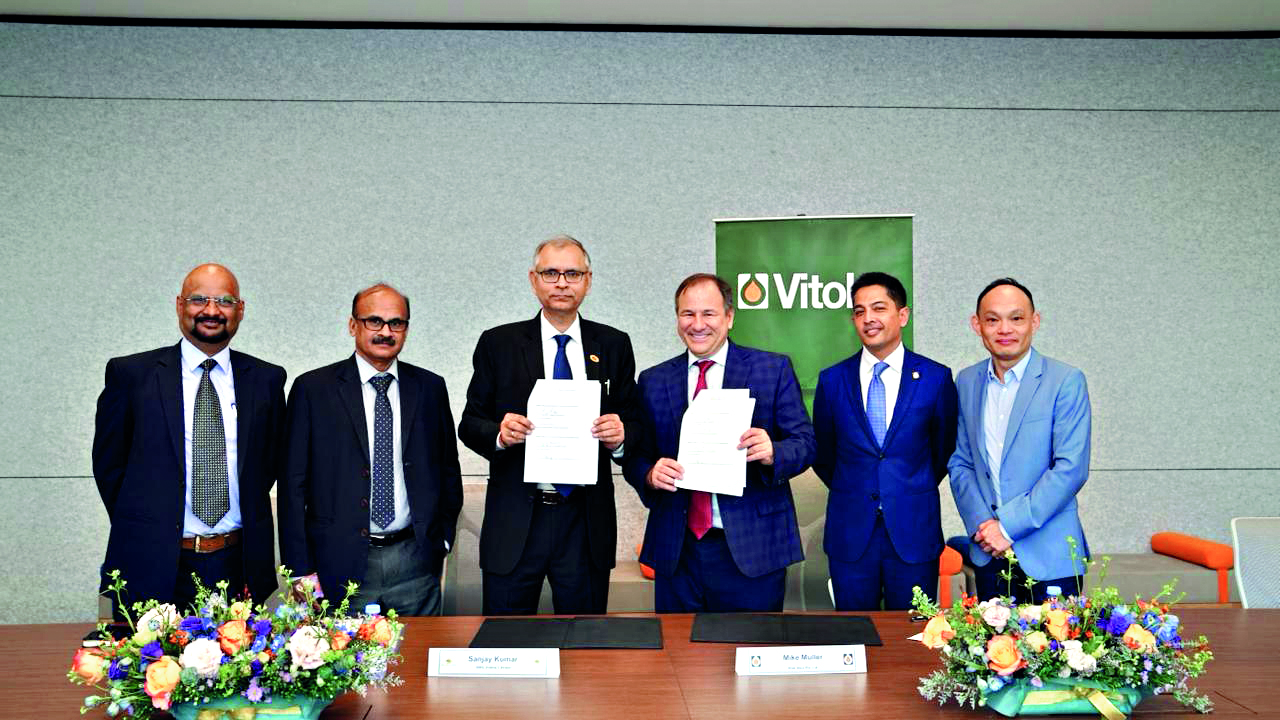 GAIL inks long term deal with Vitol to buy   1 mn tonne per annum of LNG for 10 yrs