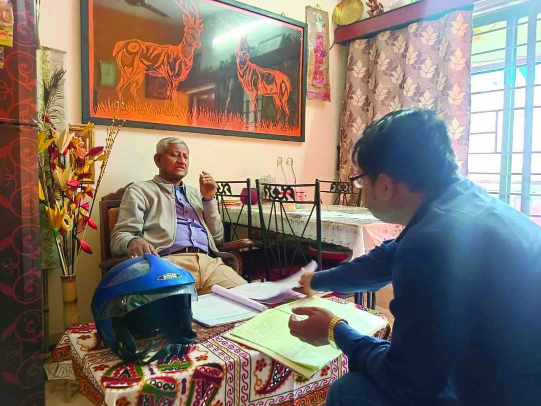 KMC visits homes of senior citizens to help fill up forms