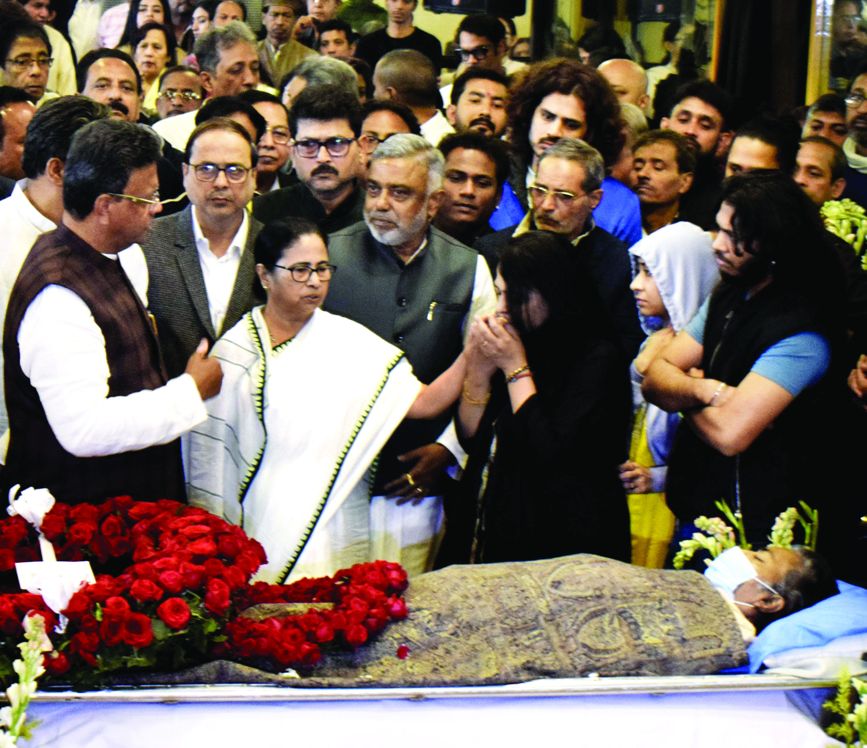 West Bengal Police gives gun salute to classical music maestro Ustad Rashid Khan; last rites to be held in UP