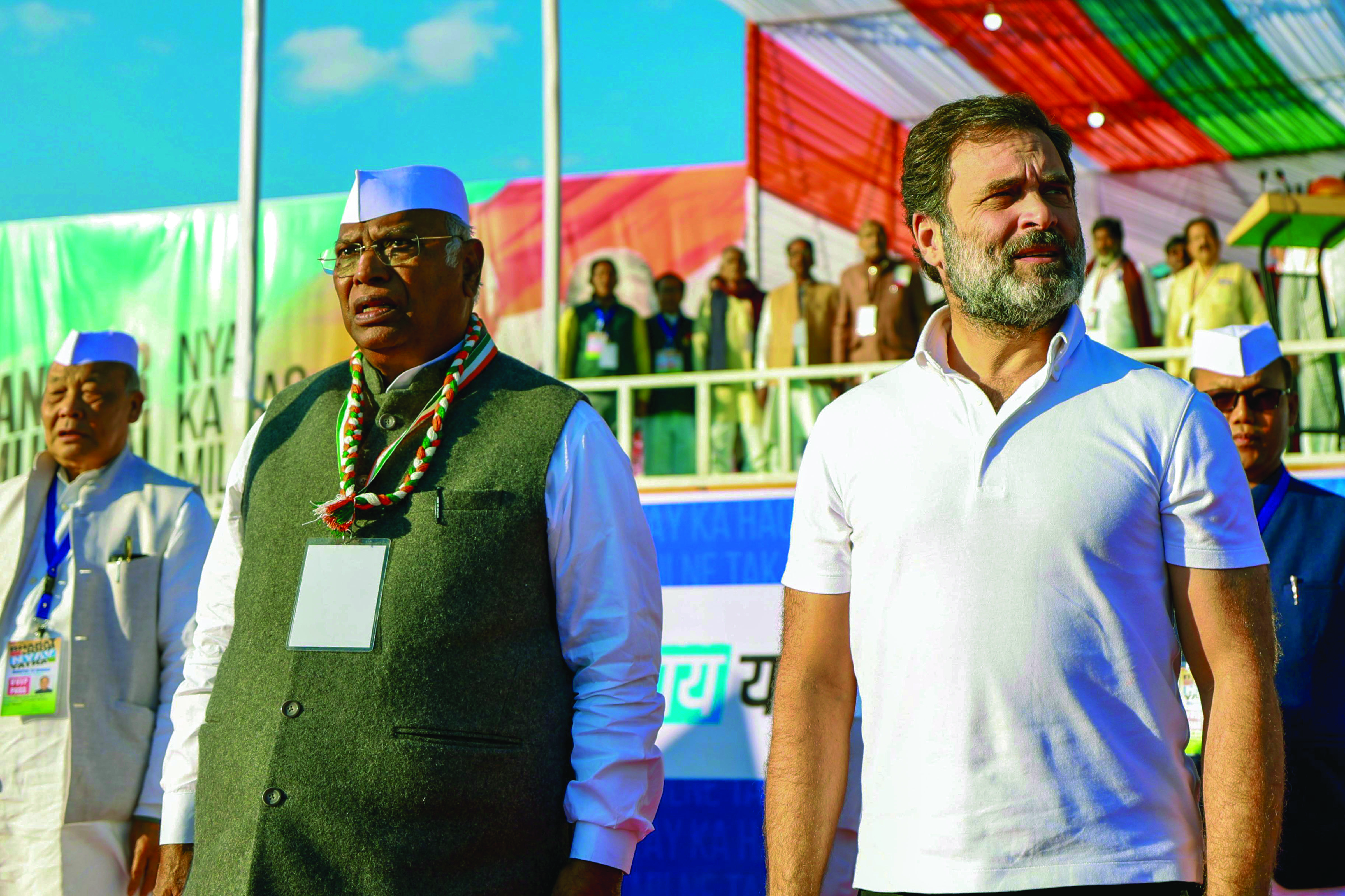 ‘Mukh mein Ram, bagal mein churi’: Cong chief Kharge hits out at PM