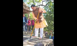 BJP leaders participate in cleanliness drive in temples BJP leaders participate in cleanliness drive in temples