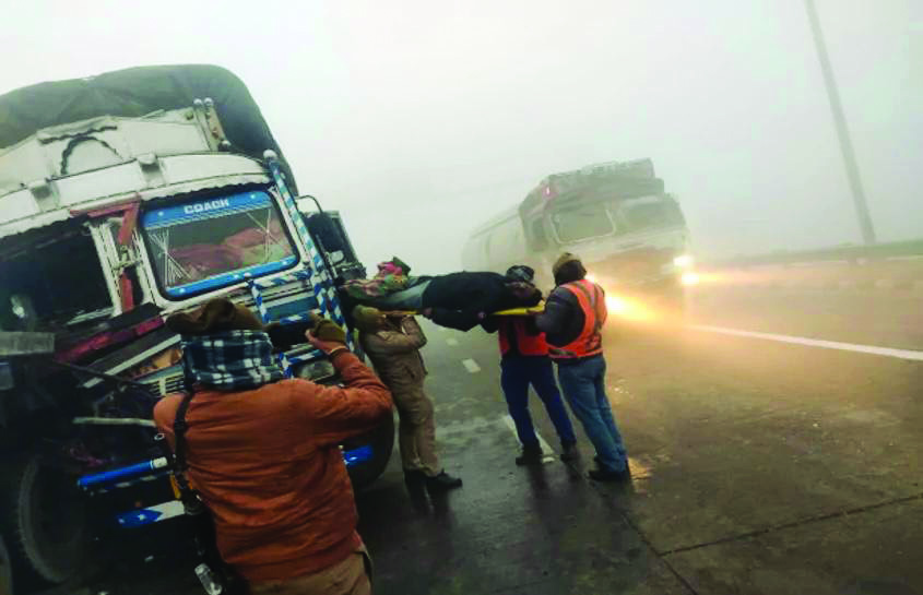 1 killed in multi-truck pile up on Eastern Peripheral E-way 1 killed in multi-truck pile up on Eastern Peripheral E-way