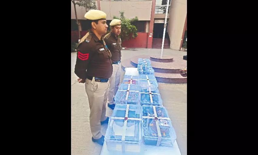 6 human traffickers, 3 illegal immigrants arrested 6 human traffickers, 3 illegal immigrants arrested