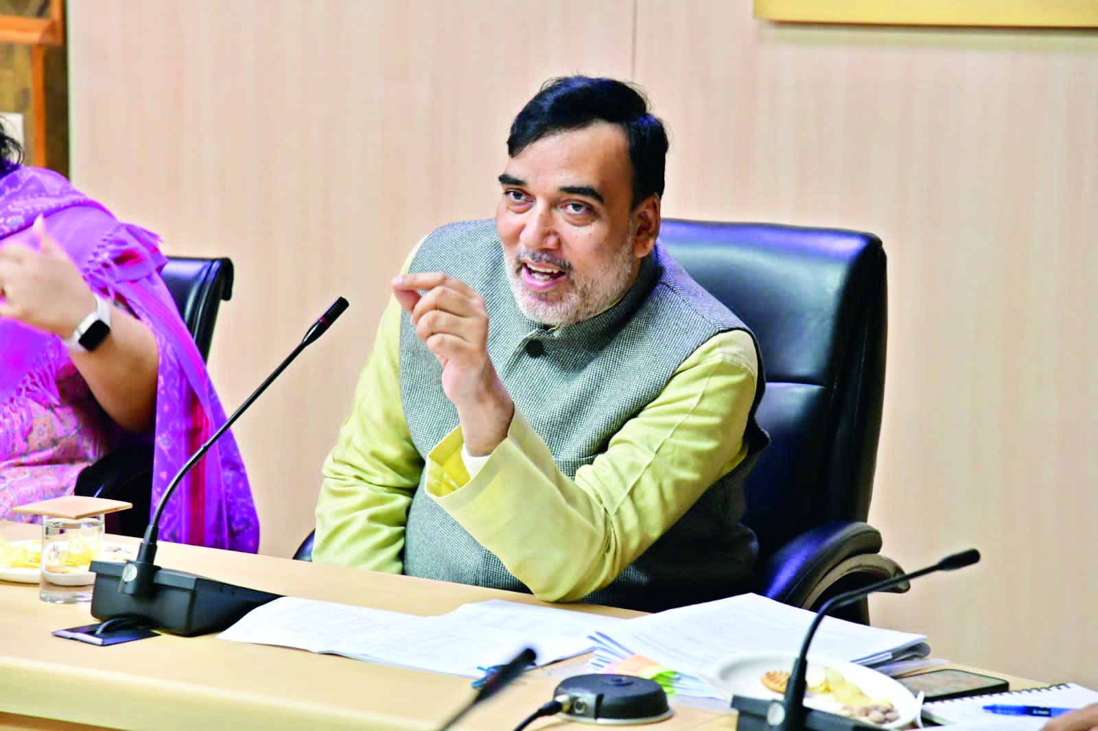 Gopal Rai chairs board meeting with DAMB officials