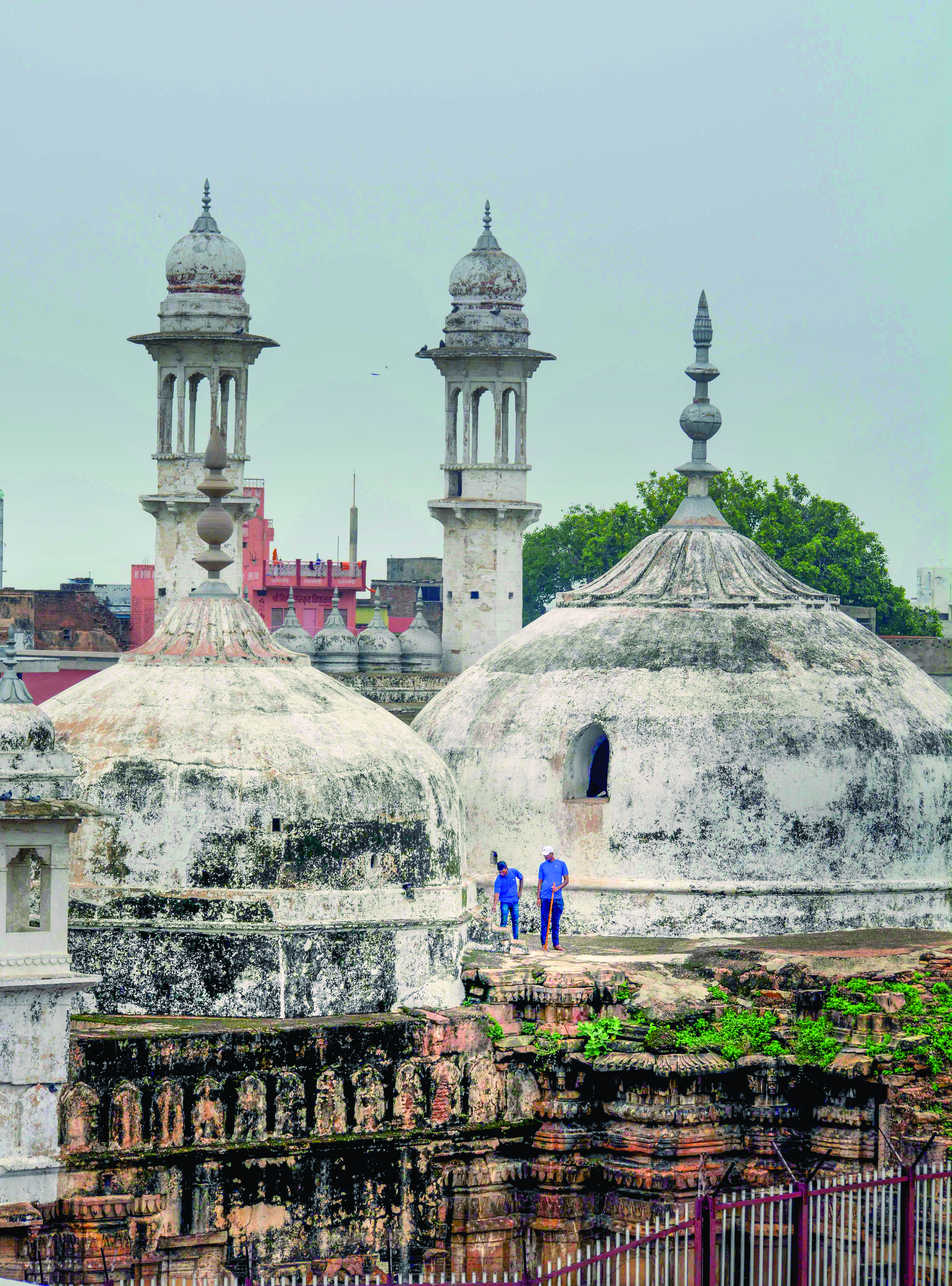 Court orders basement keys be handed over to Varanasi DM Court orders basement keys be handed over to Varanasi DM