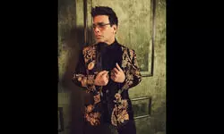 Shah Rukh Khan is irreplaceable, says Karan Johar Shah Rukh Khan is irreplaceable, says Karan Johar