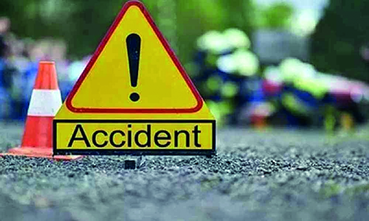Students injured in road mishap Students injured in road mishap
