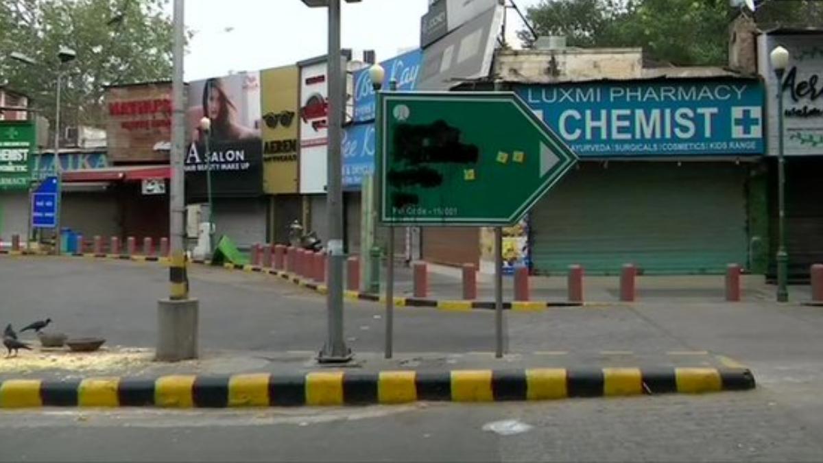 Delhi: Hindu Sena deface Babar Road signage Delhi: Hindu Sena deface Babar Road signage