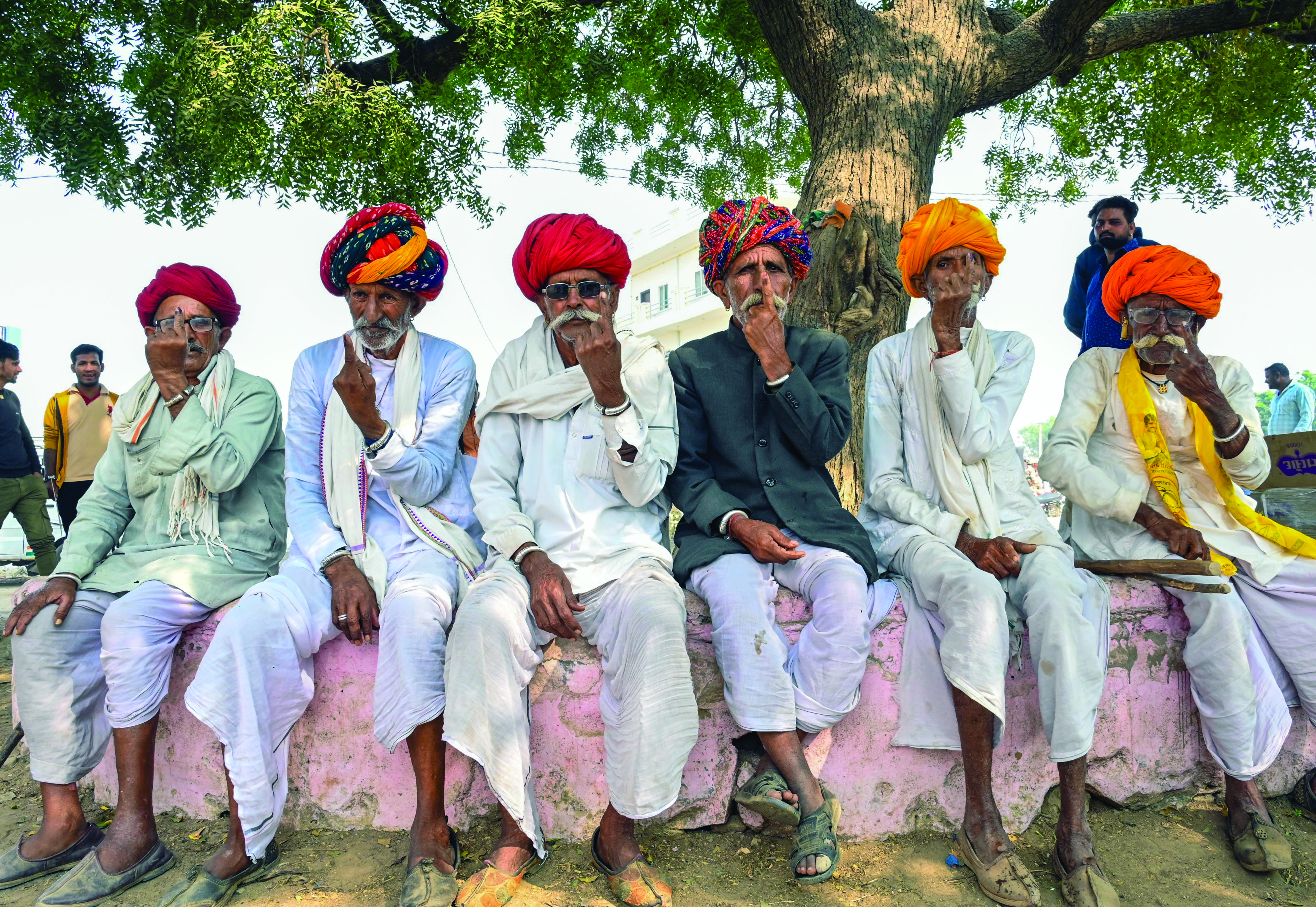 EC estimates Rs 10,000 crore needed every 15 years for new EVMs if simultaneous polls held