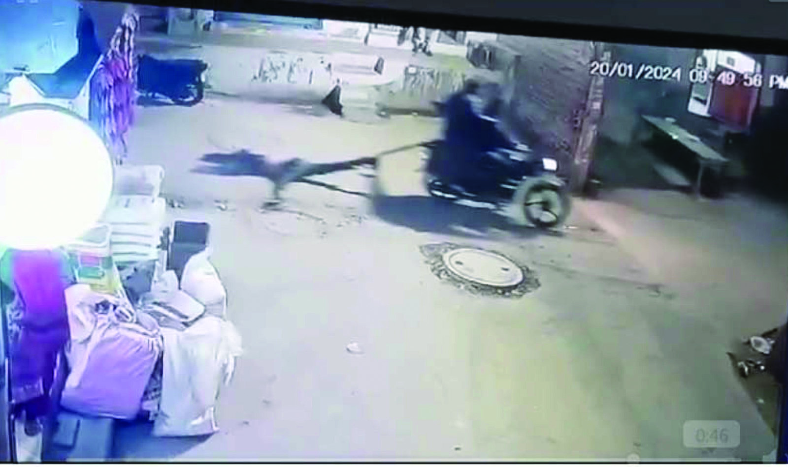 Noida: E-rickshaw driver stabbed to death & dragged behind motorcycle Noida: E-rickshaw driver stabbed to death & dragged behind motorcycle