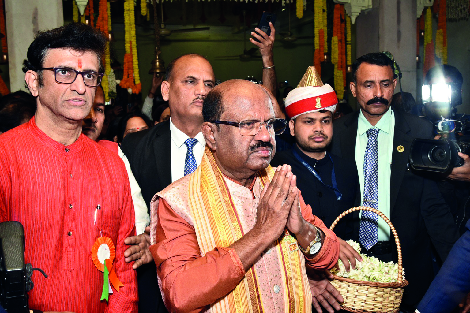 Guv offers Puja at Kolkata Ram Temple, flags off ‘Ramayana’ yatra