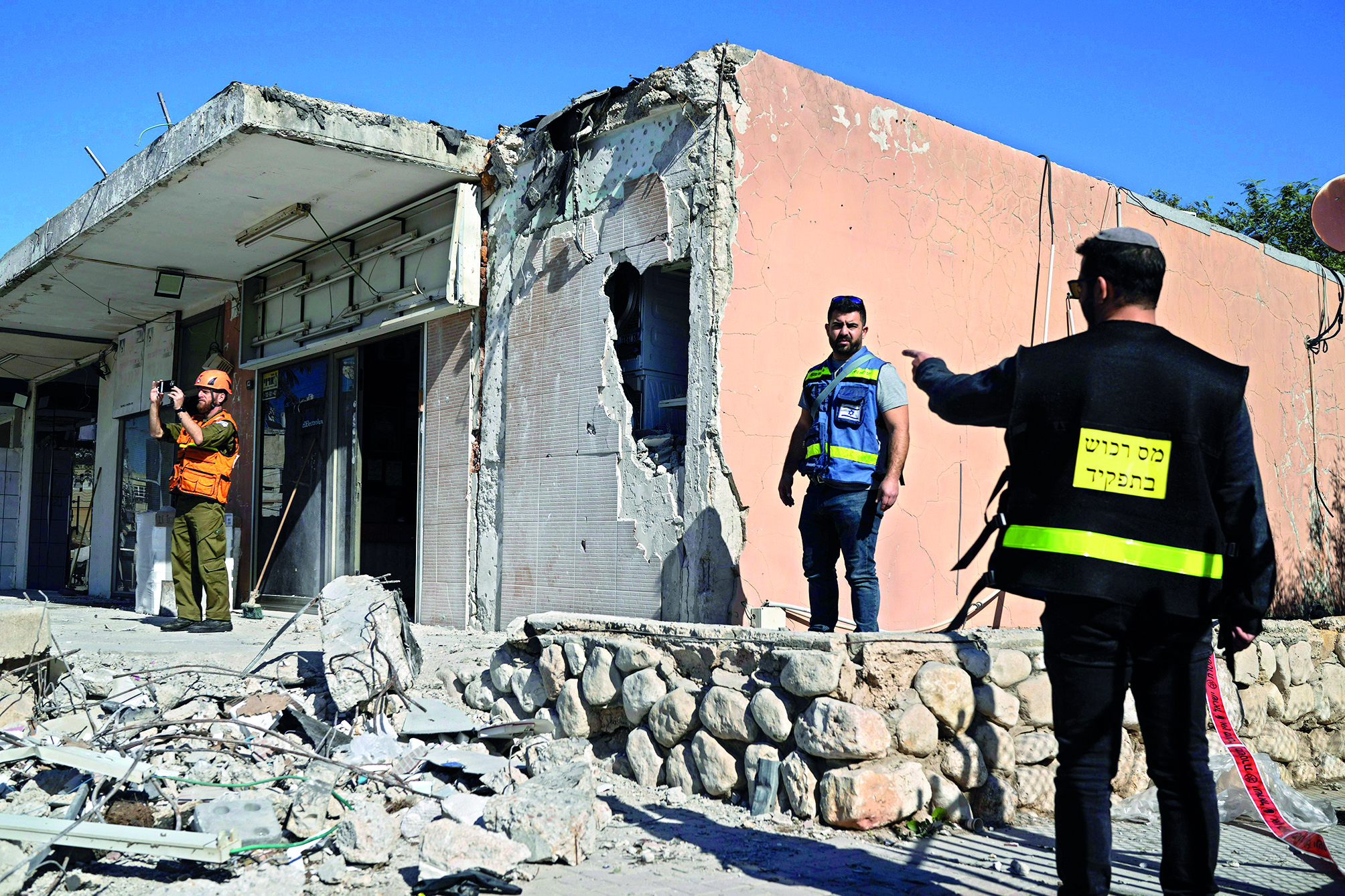 Israel hammers Gaza’s south