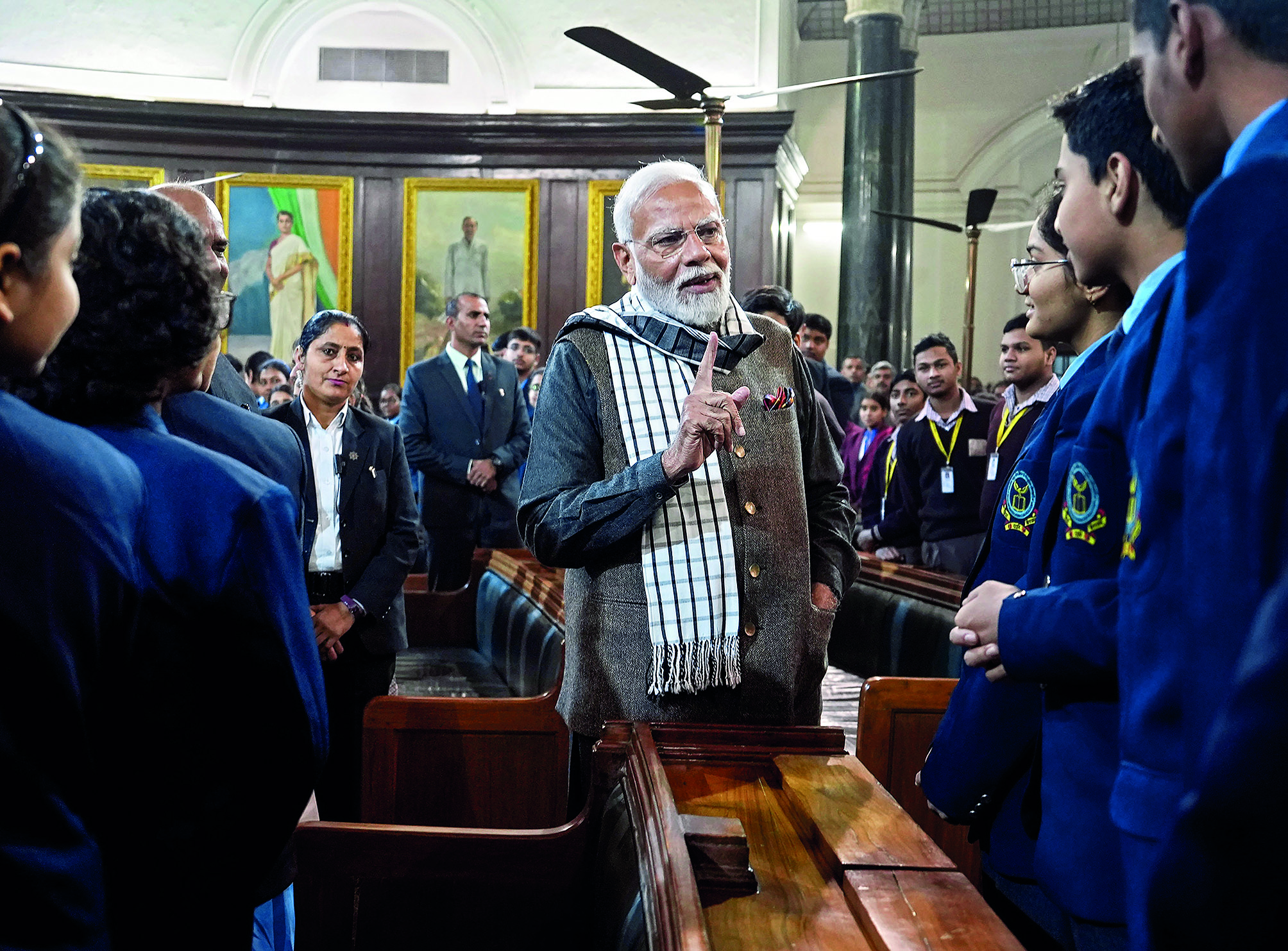 Women, youths can rid country of evils of nepotism, corruption: PM