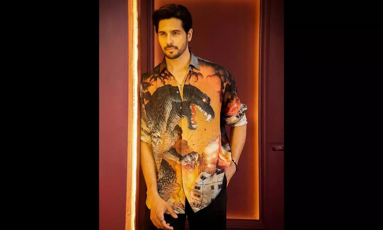 I personally like people in uniform: Sidharth Malhotra