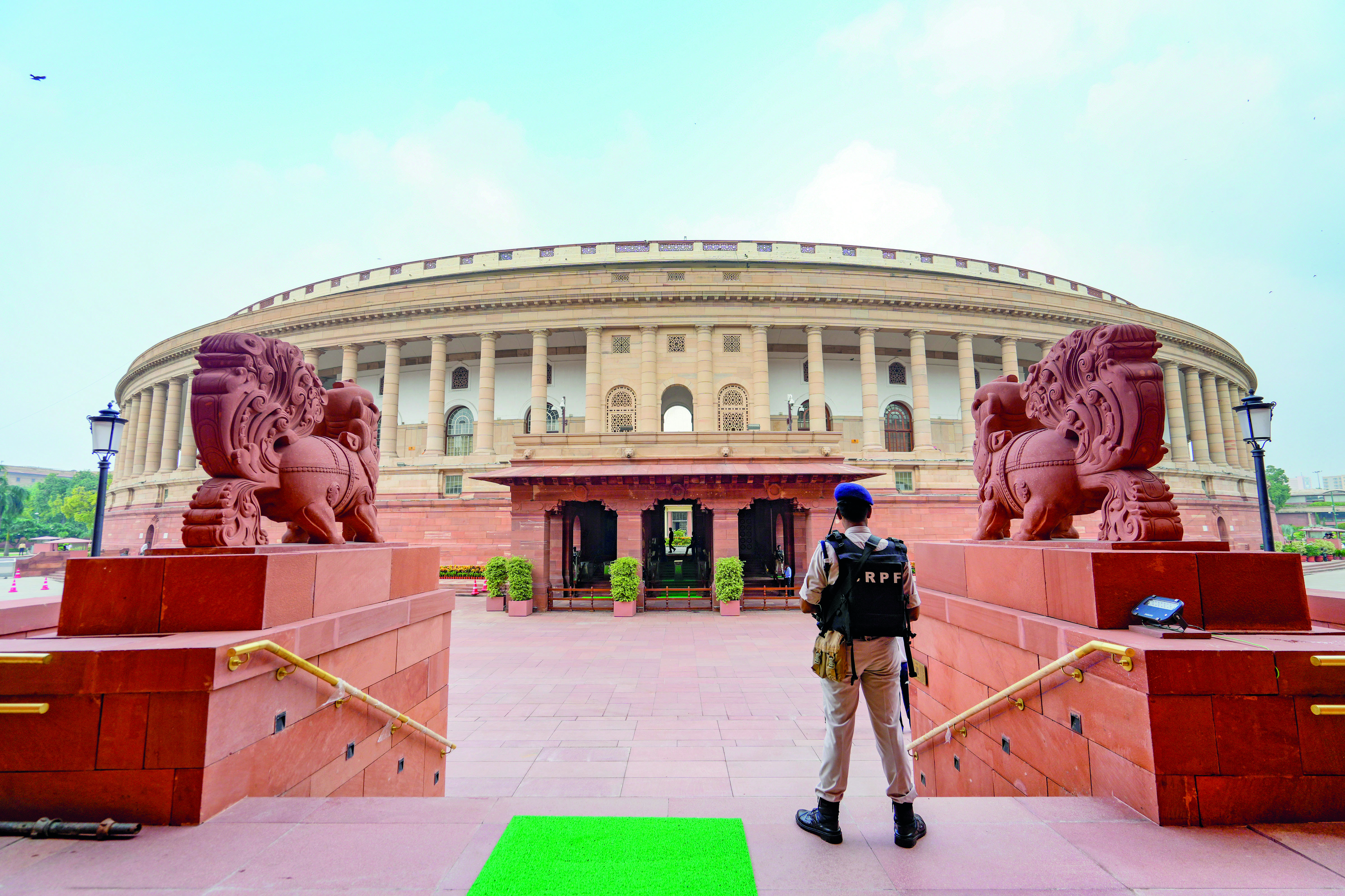Ahead of Budget Session, 140 CISF personnel deployed to strengthen Parliament security Ahead of Budget Session, 140 CISF personnel deployed to strengthen Parliament security