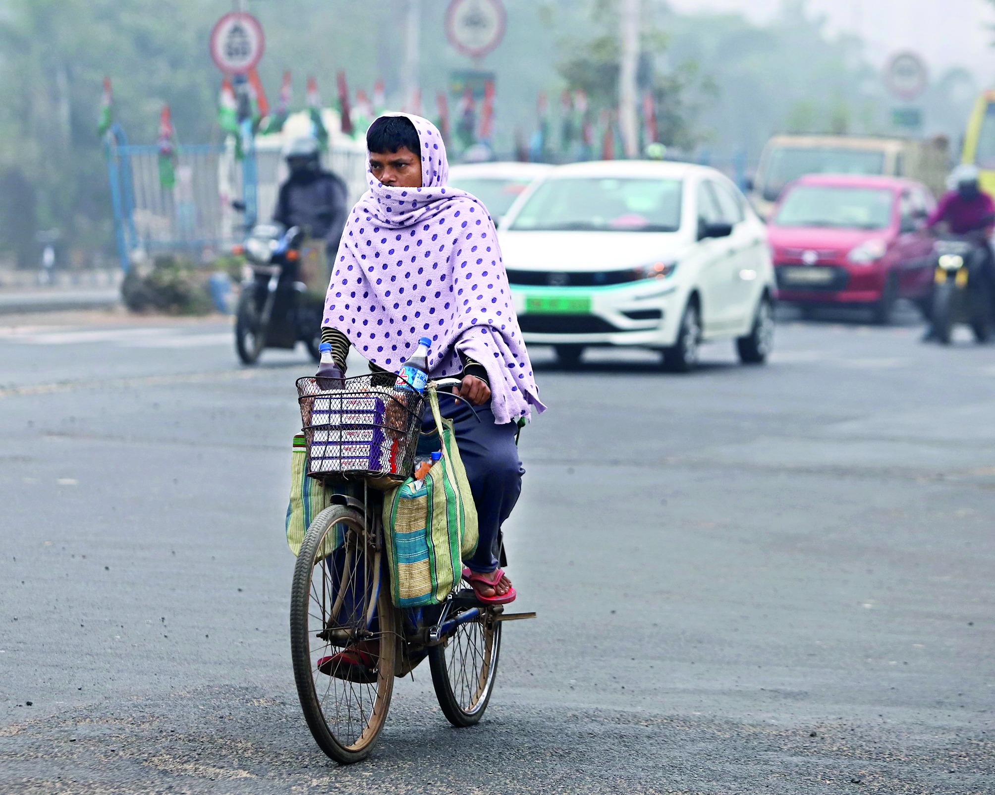 City shivers as temp plunges to 11 degree C City shivers as temp plunges to 11 degree C