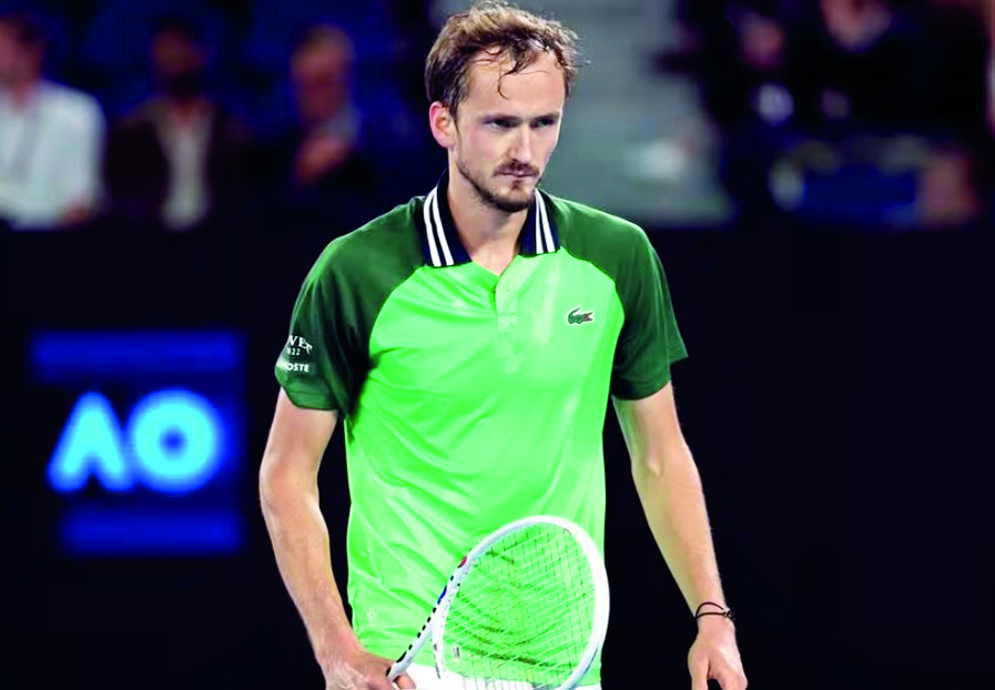 Medvedev, Yastremska advance to Australian Open semis