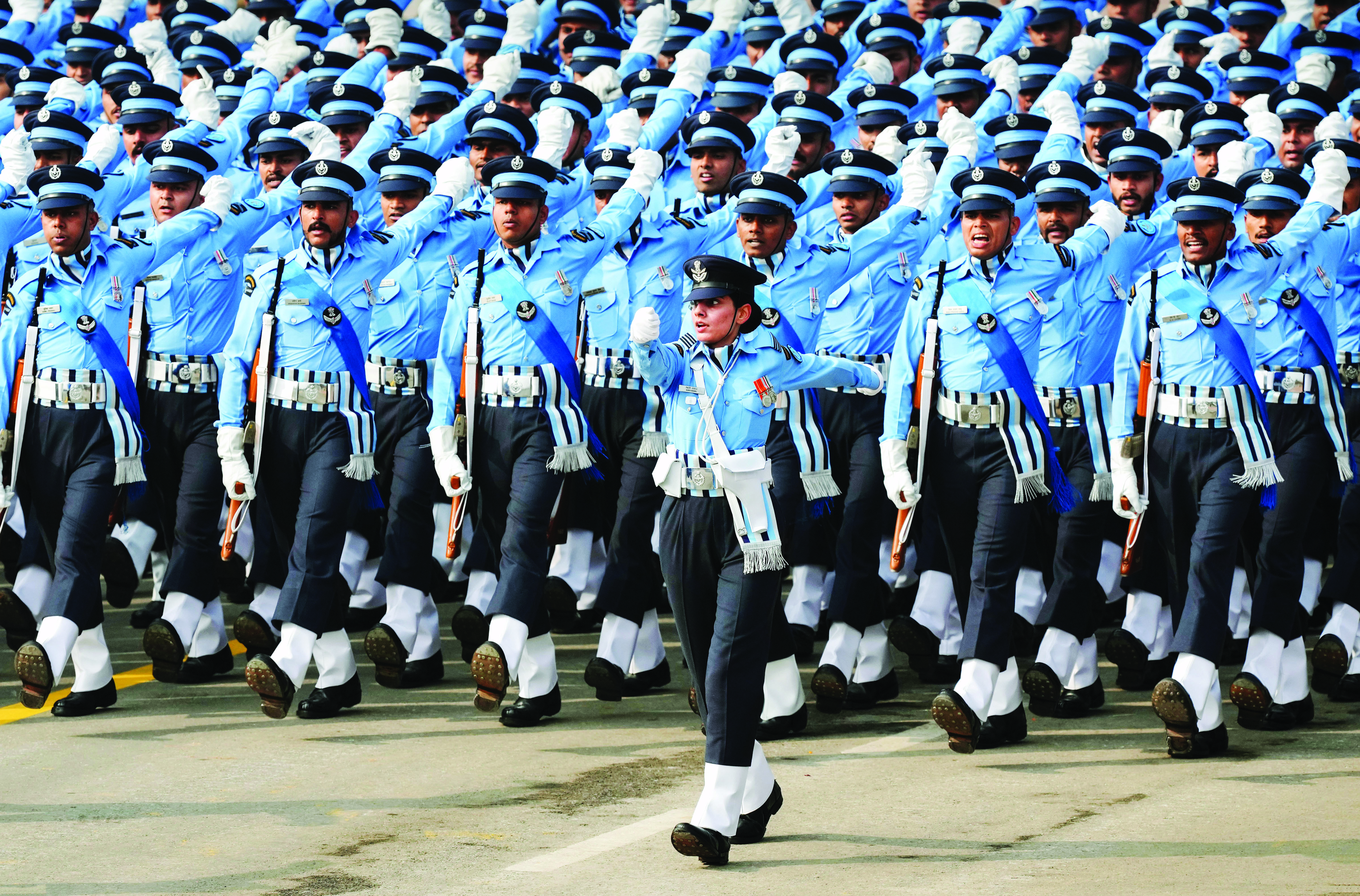 India all set to celebrate with grand display of military might