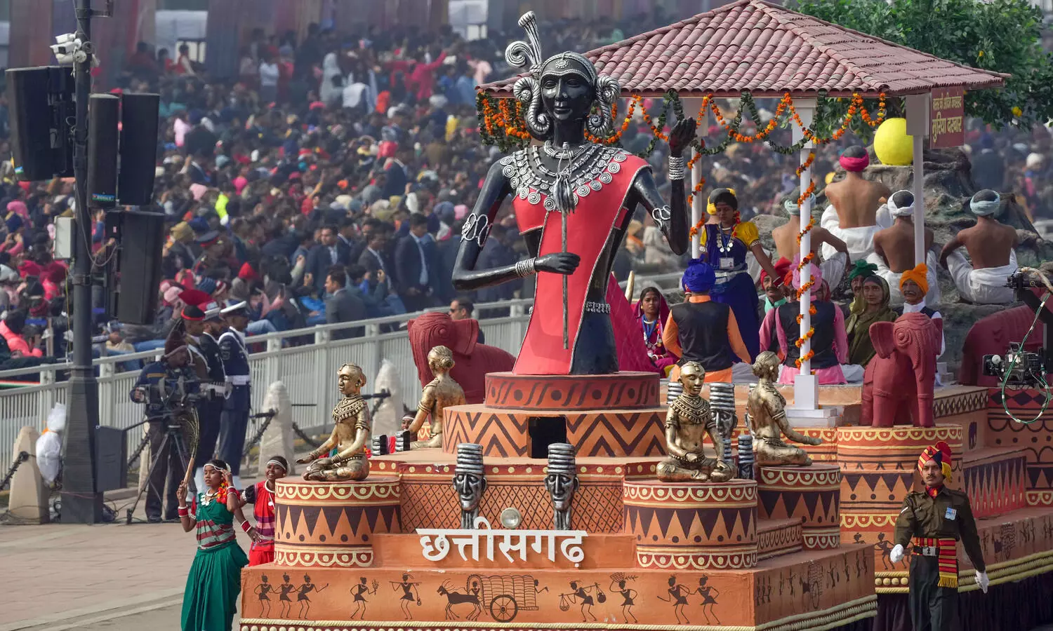 ‘Bastar Ki Aadim Jan Sansad: Muria Darbar’ receives overwhelming response at Kartavya Path ‘Bastar Ki Aadim Jan Sansad: Muria Darbar’ receives overwhelming response at Kartavya Path
