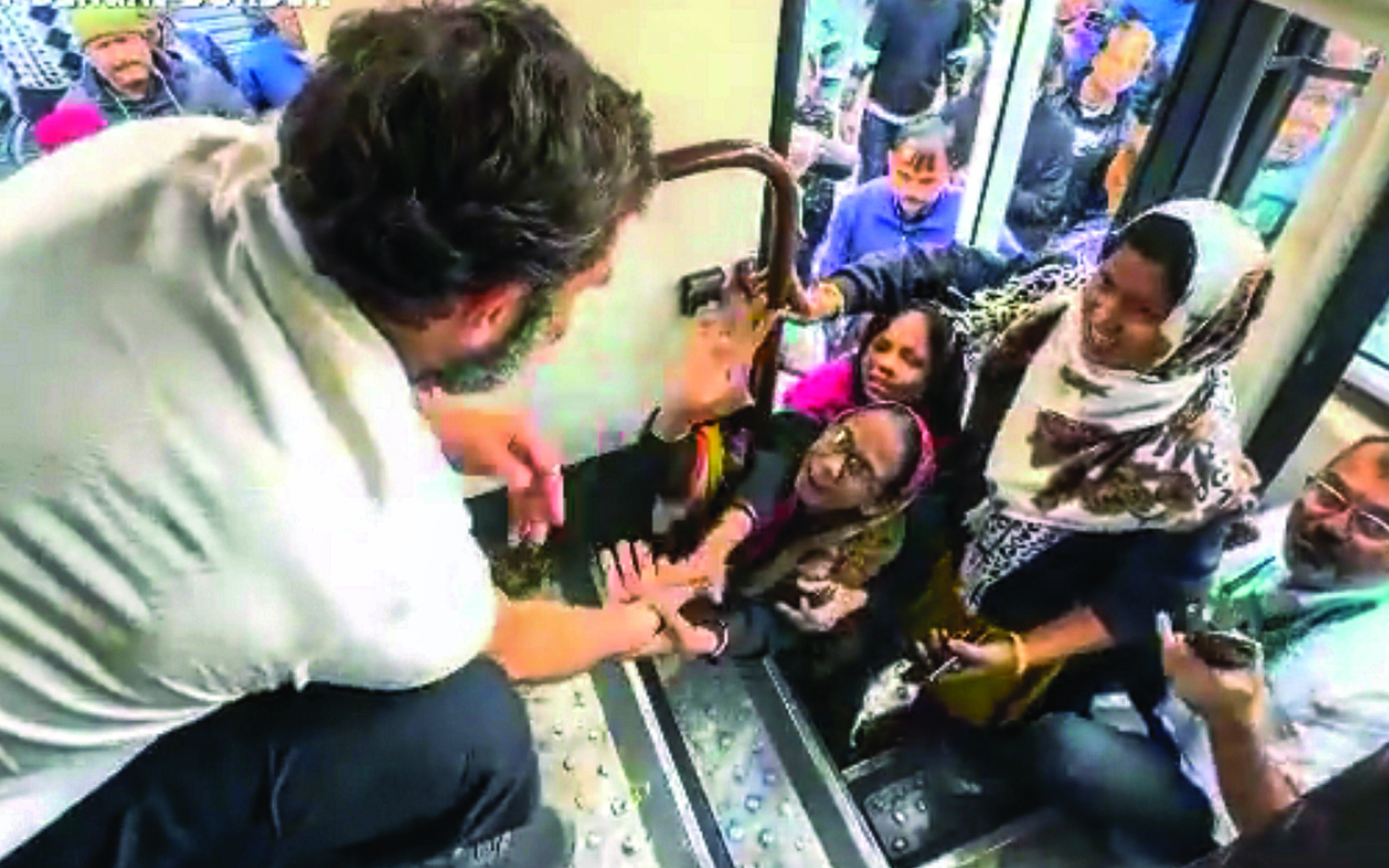 Cong prez writes to Mamata, seeks safety of Nyay Yatra, Rahul in Bengal