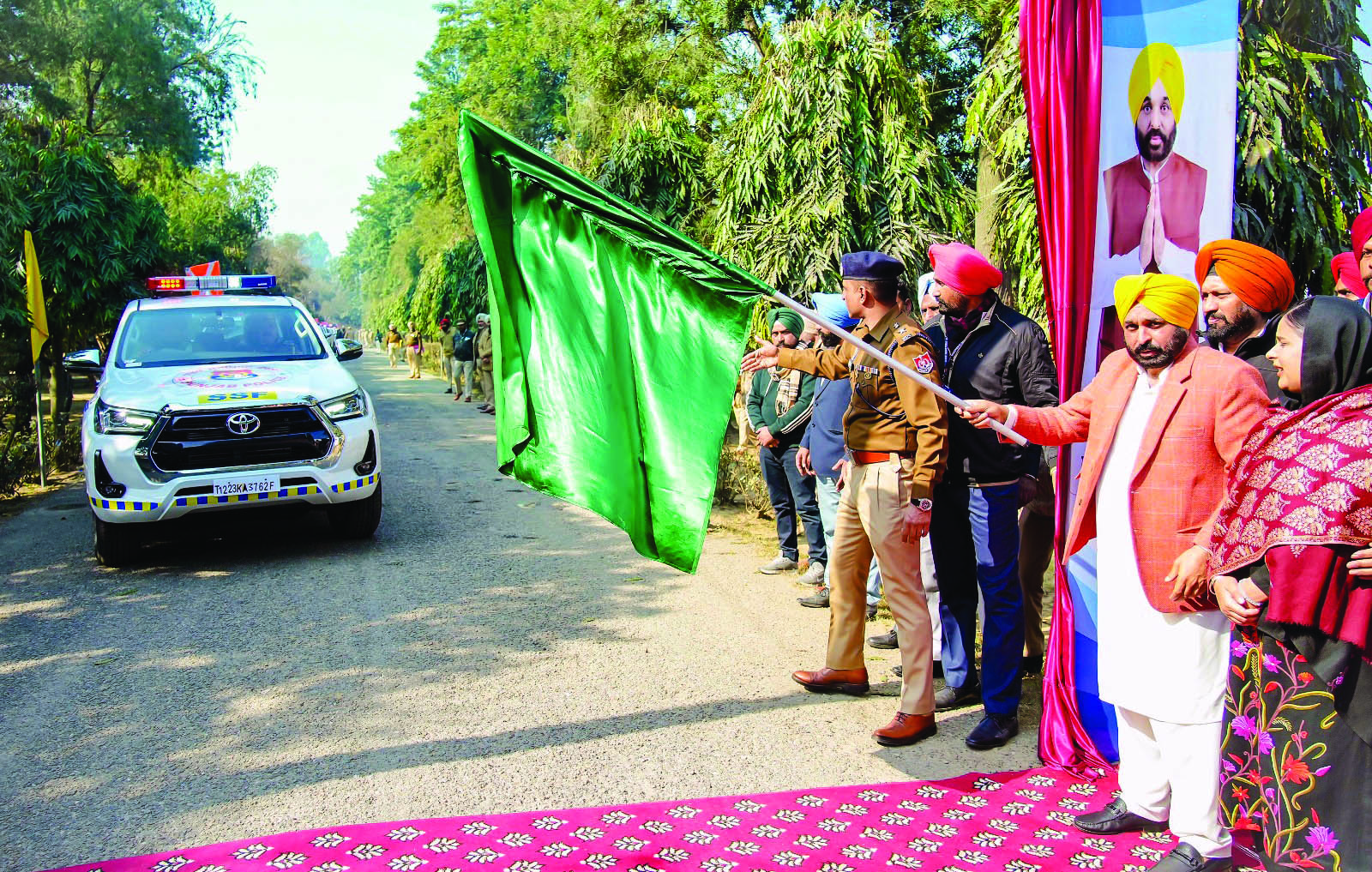 Punjab CM flags off ‘Sadak Surakhya Force’, gets fleet of 29 hi-tech vehicles