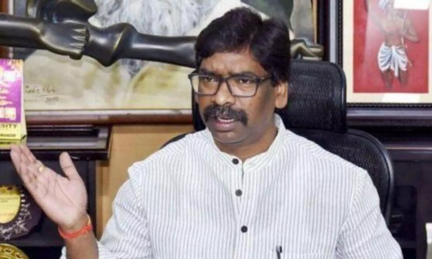 ED team visits Jkhand CM Hemant Sorens Delhi house