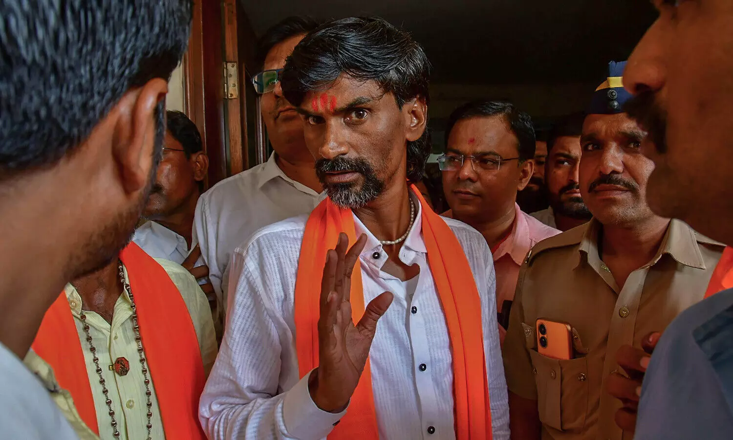 Scholars should write to govt for strong Maratha quota law says Manoj Jarange