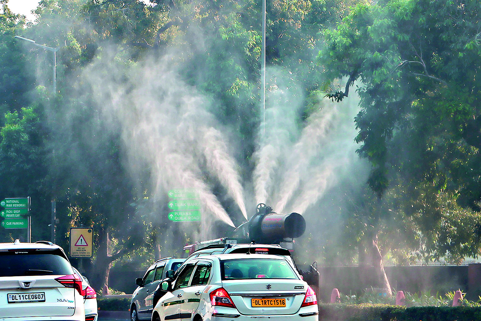 Delhi’s AQI set to turn severe, Centre holds off on deploying stricter curbs