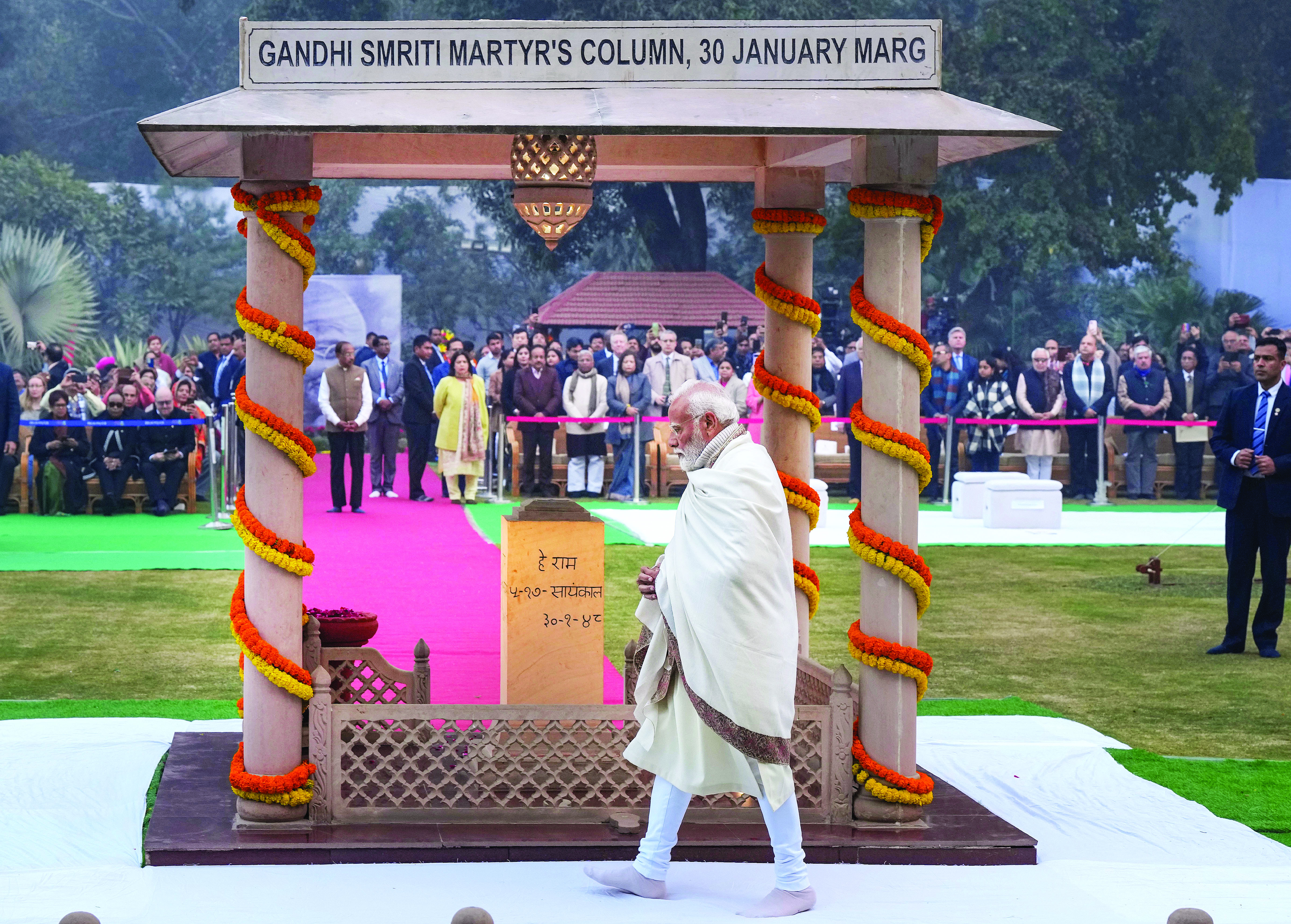 Prez Murmu, PM Modi, others pay homage to Mahatma Gandhi on his death anniversary