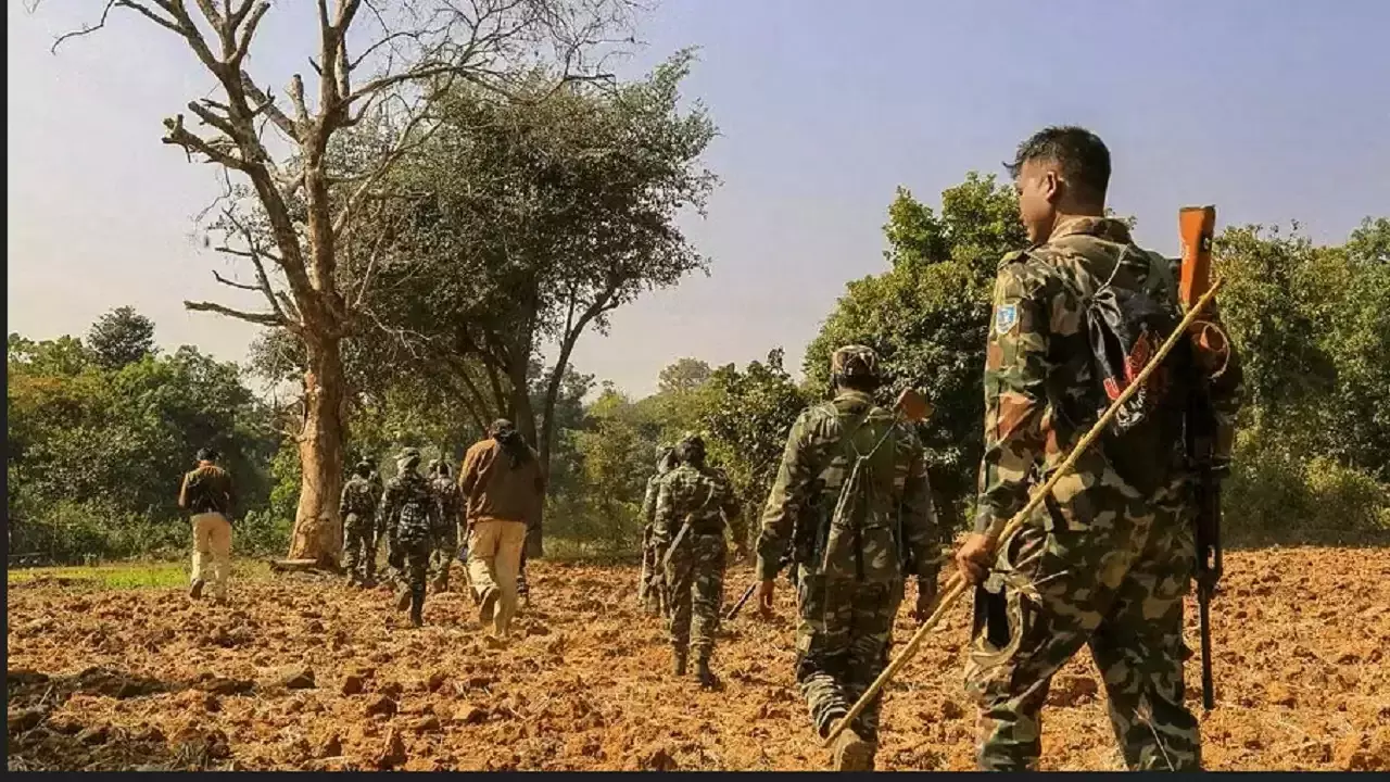 3 CRPF personnel killed, 10 injured in Naxal attack in Chhattisgarh 3 CRPF personnel killed, 10 injured in Naxal attack in Chhattisgarh