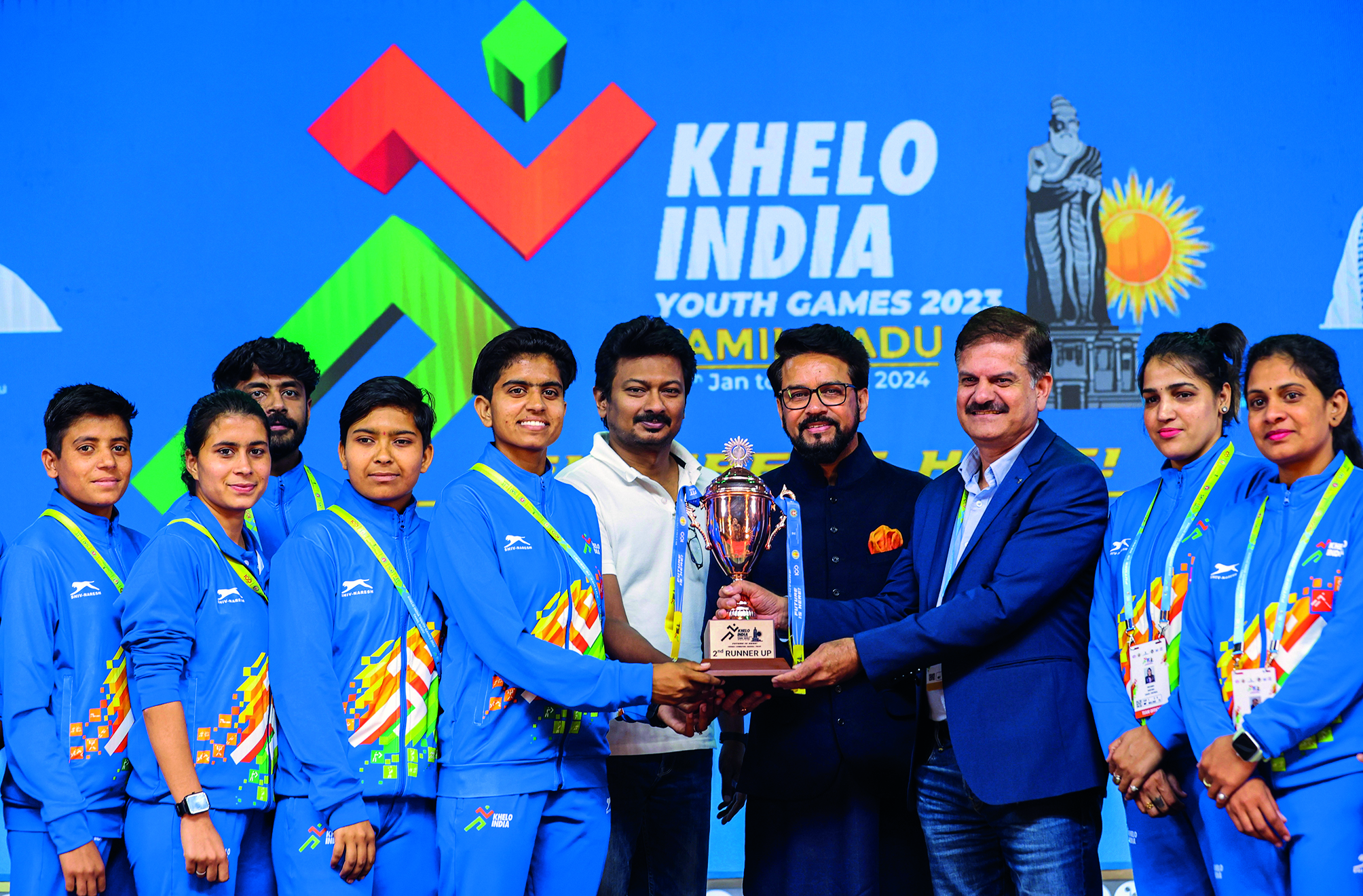 Thakur gives away trophies to KIG Champions in Chennai