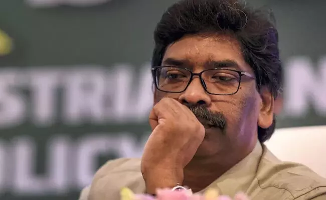 Security bolstered, prohibitory orders clamped in Ranchi ahead of Hemant Sorens questioning by ED Security bolstered, prohibitory orders clamped in Ranchi ahead of Hemant Sorens questioning by ED