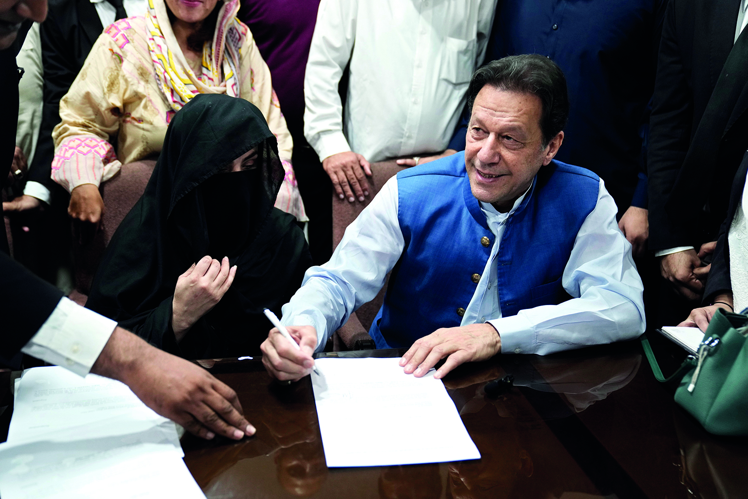 Toshakhana case: Ex-Pak PM Imran Khan, wife sentenced to 14 yrs in jail Toshakhana case: Ex-Pak PM Imran Khan, wife sentenced to 14 yrs in jail