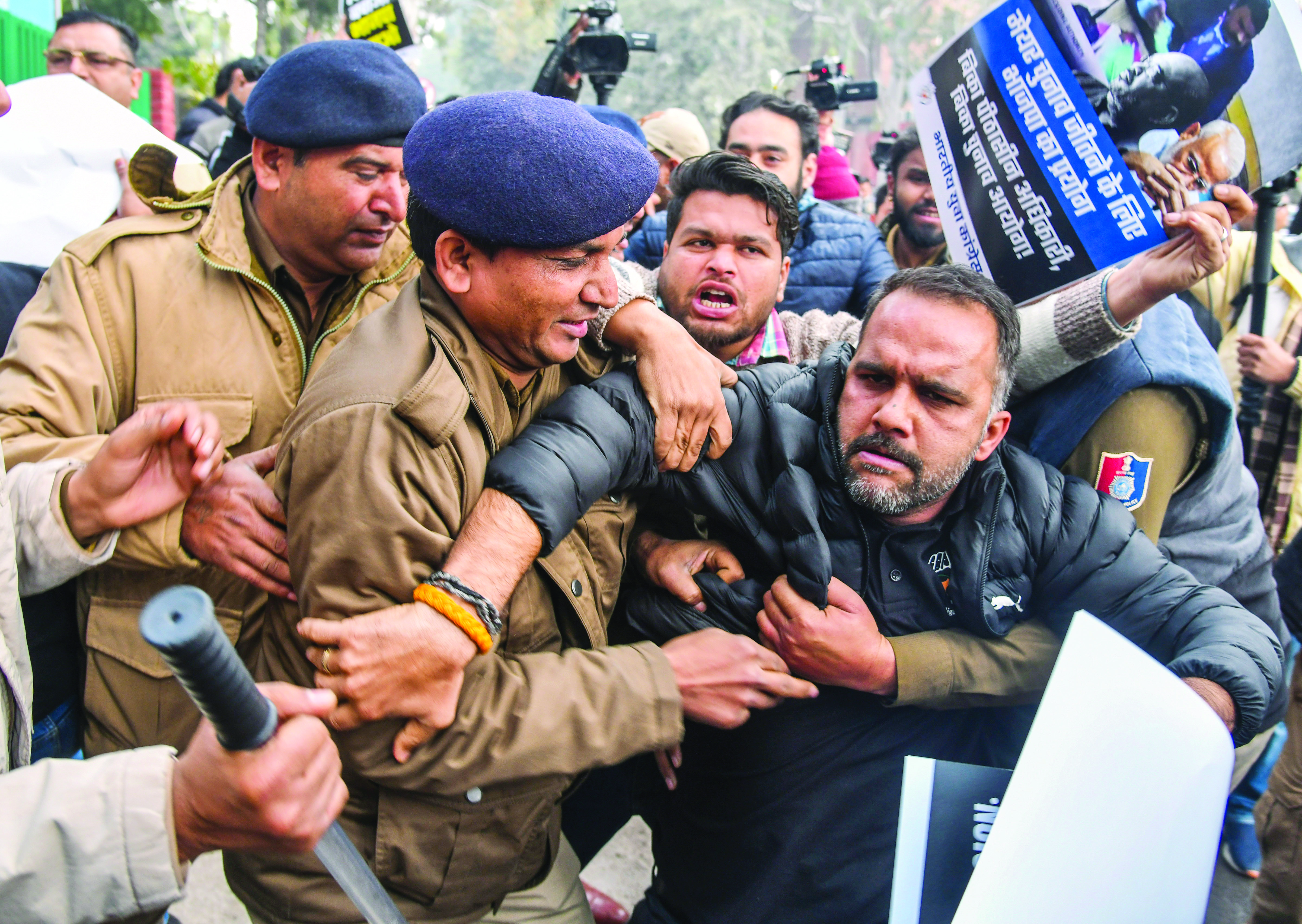 No interim relief from HC, AAP to move SC