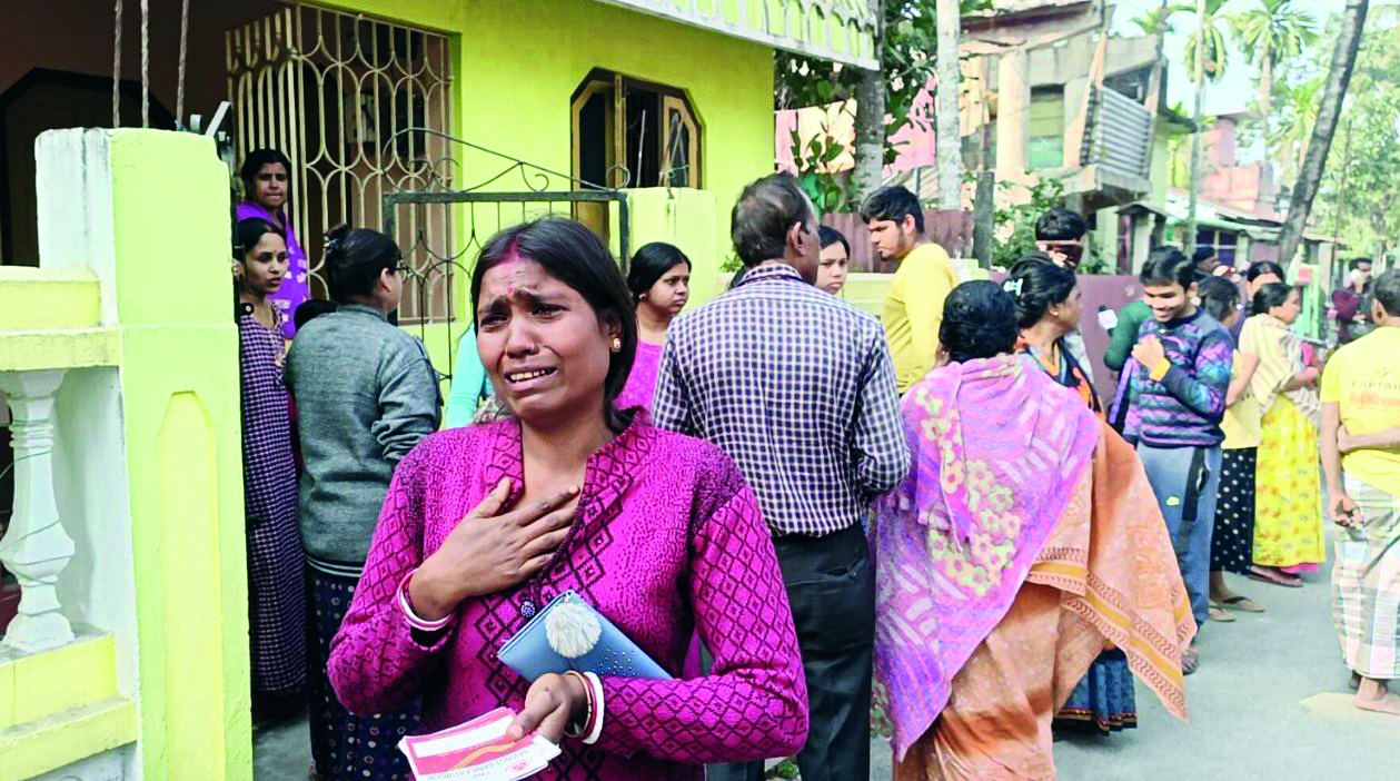 Bengal: Customers outraged as funds vanish