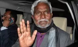 Amid political crisis in Jharkhand, JMM leader Champai Soren reaches Raj Bhavan to meet guv