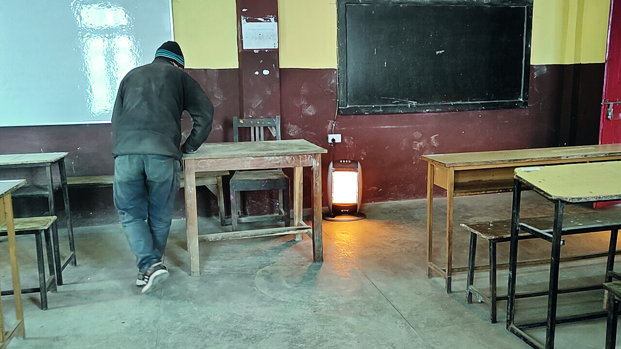 Warm cover to help examinees escape sub-zero temp in Darj