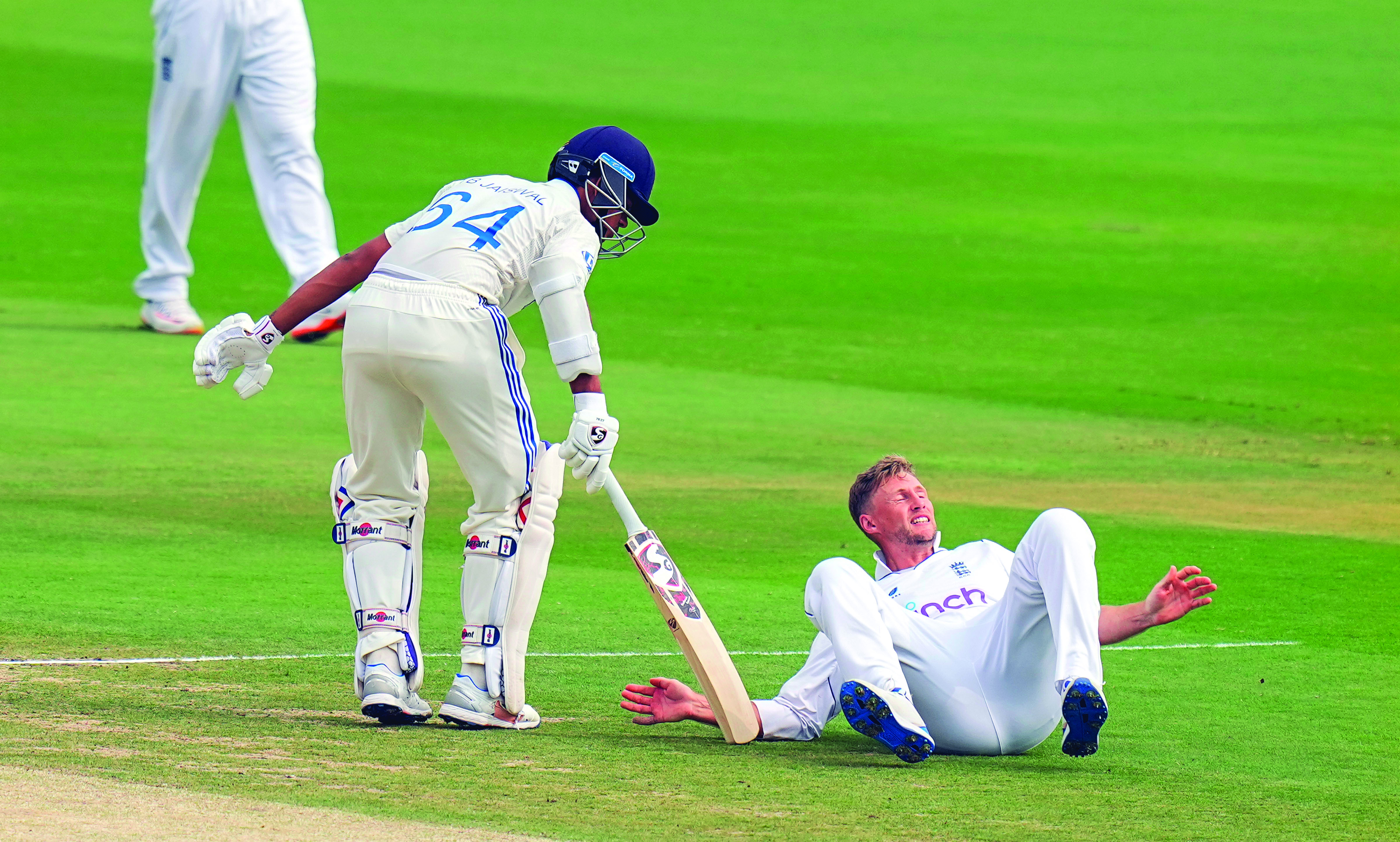 Root sustains injury on his right little finger