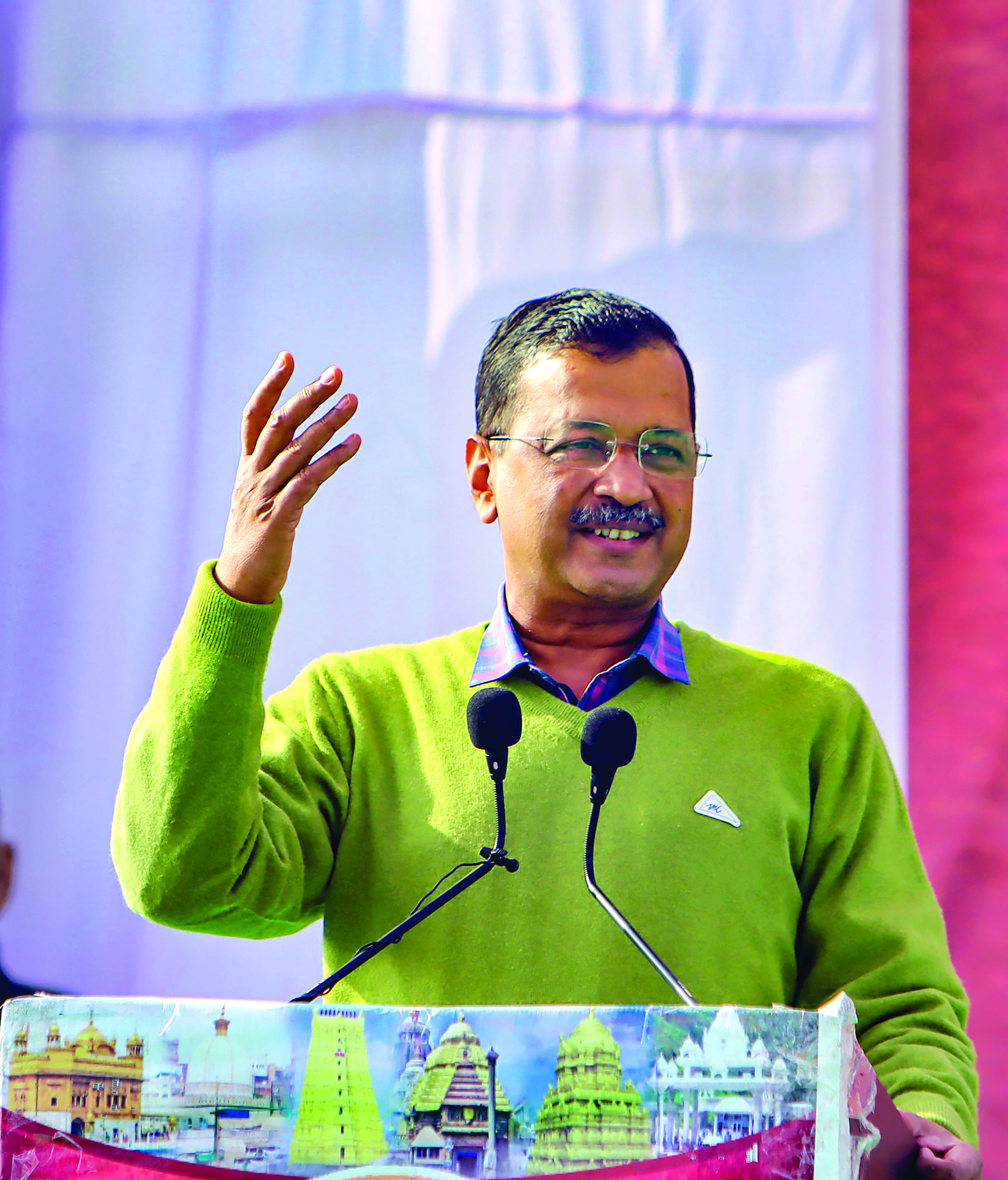 Kejriwal meets pilgrims leaving for Tirupati under ‘Mukhyamantri Teerth Yatra Yojana’