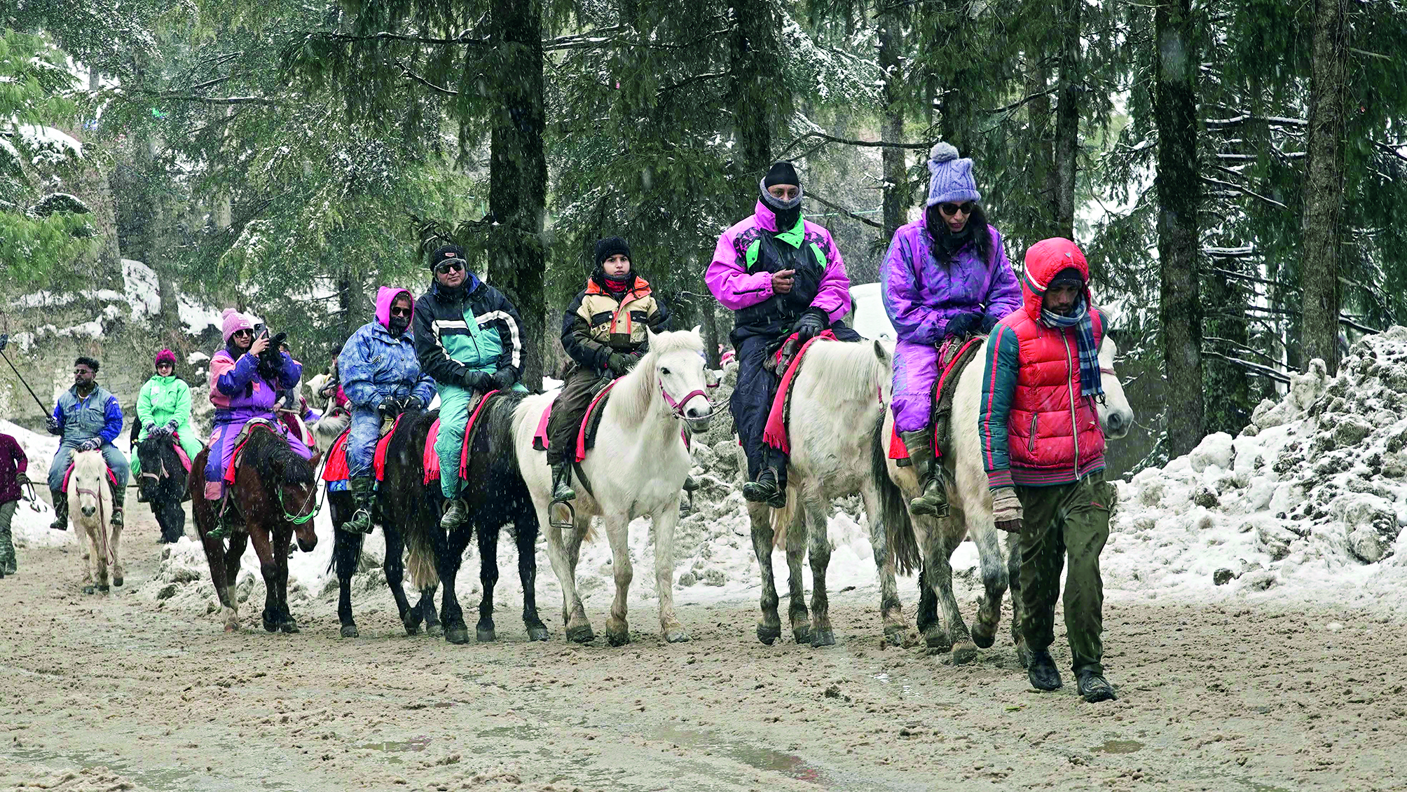 No respite from cold in Kashmir; snowfall, rain in HP