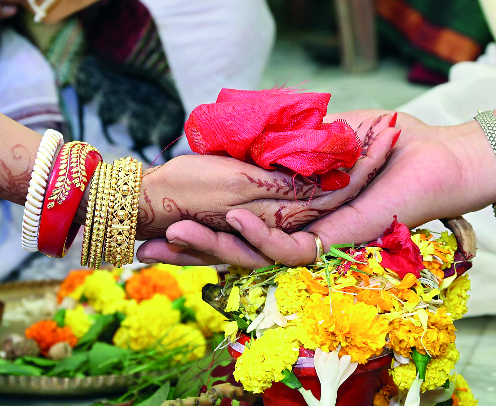 Cops, officials intervene to stop minor girl’s marriage Cops, officials intervene to stop minor girl’s marriage