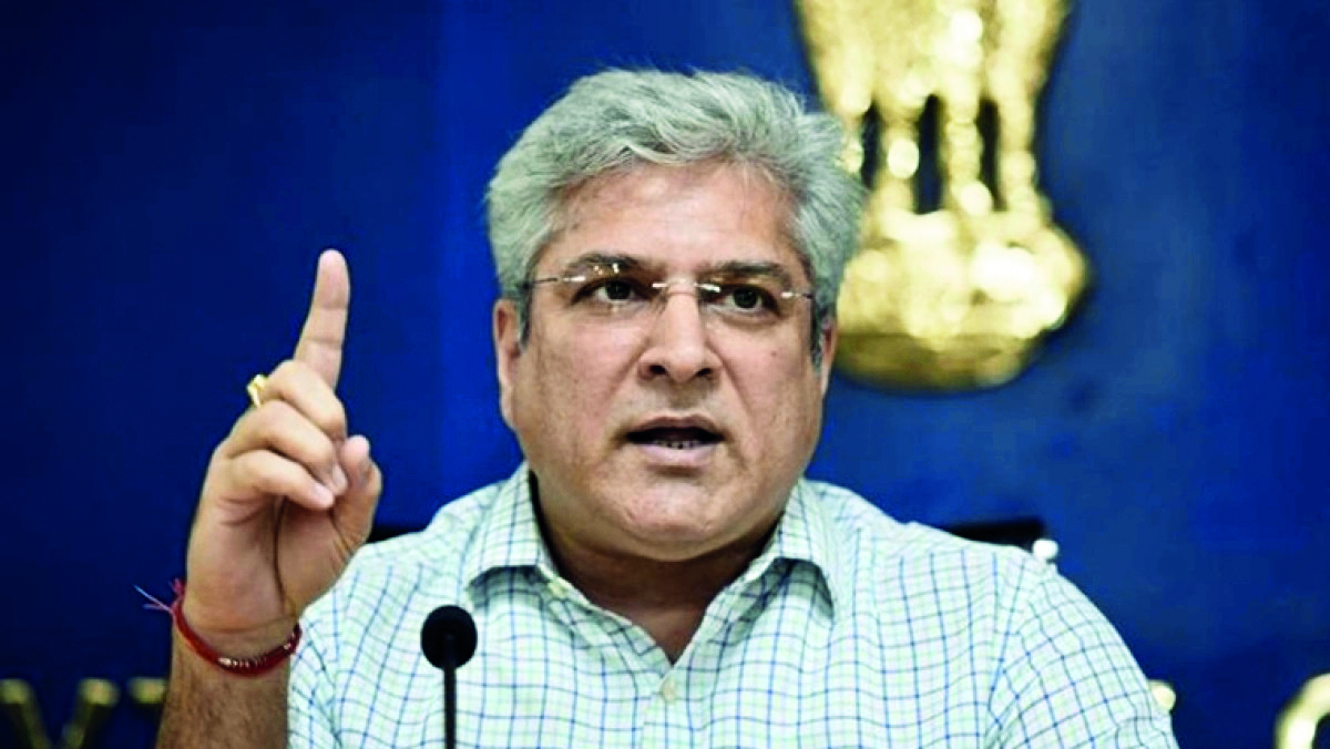 Transport Minister convenes meeting on HSRPs, vehicle sticker installations