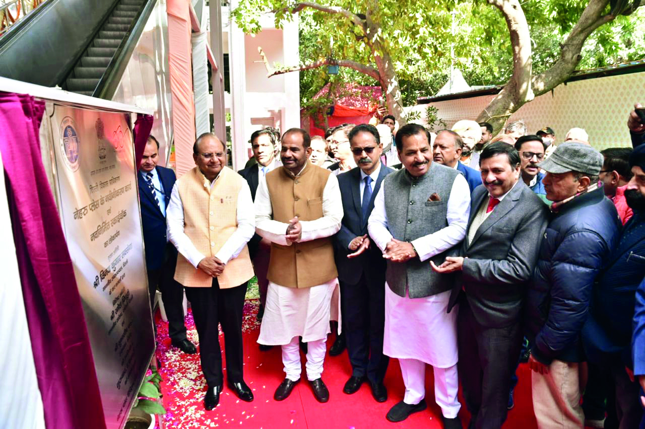 L-G Saxena inaugurates newly built skywalk at Nehru Place