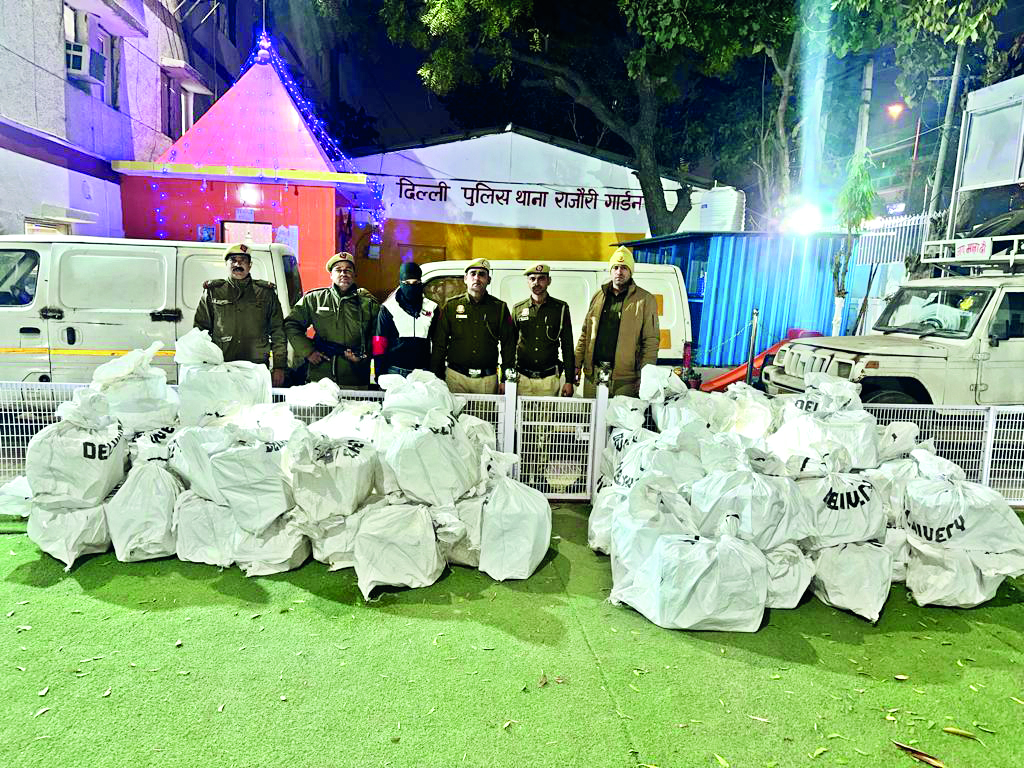 Illegal liquor syndicate busted in Rajouri Garden