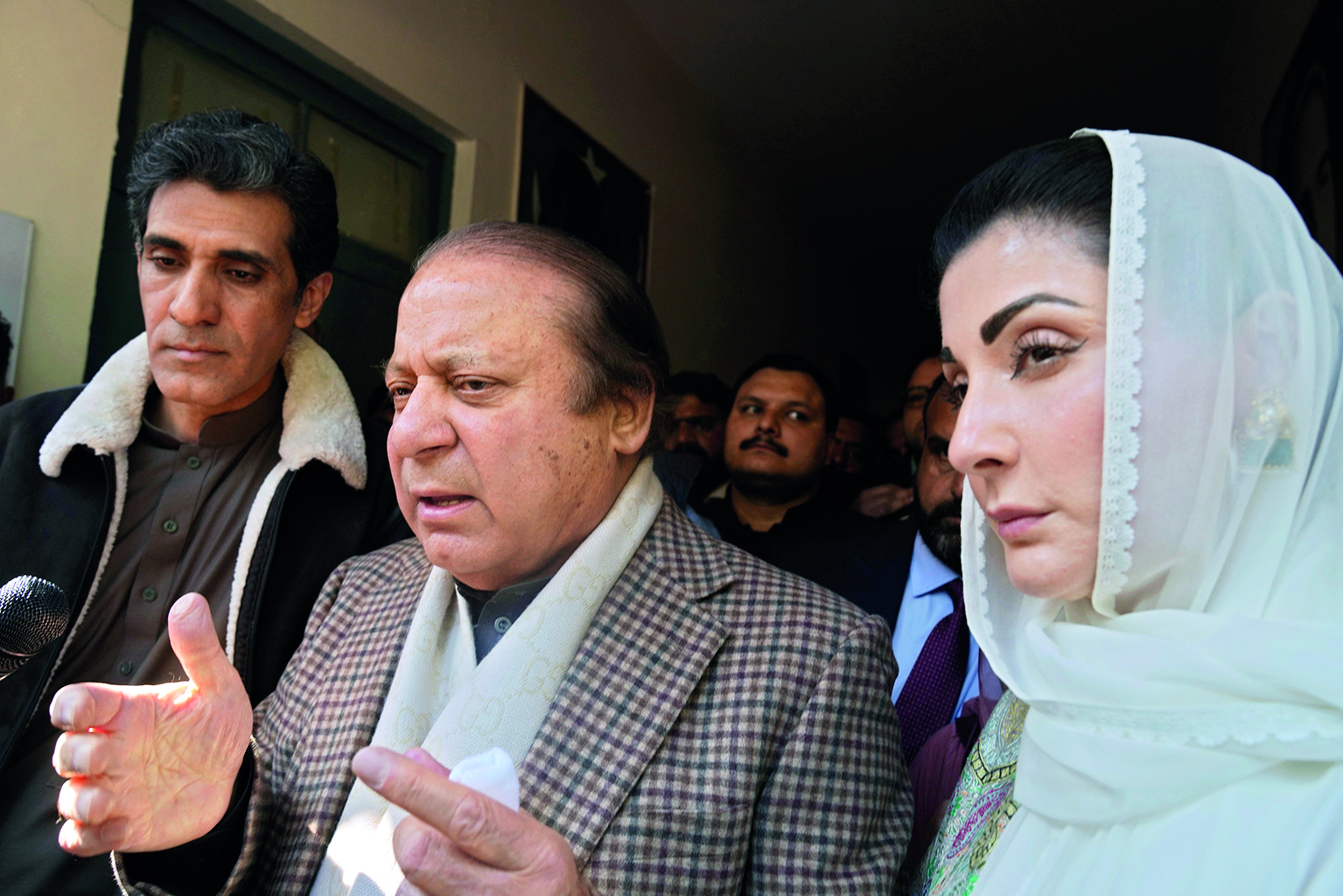 On polling day, Nawaz Sharif seeks ‘crucial’ majority from Pak voters