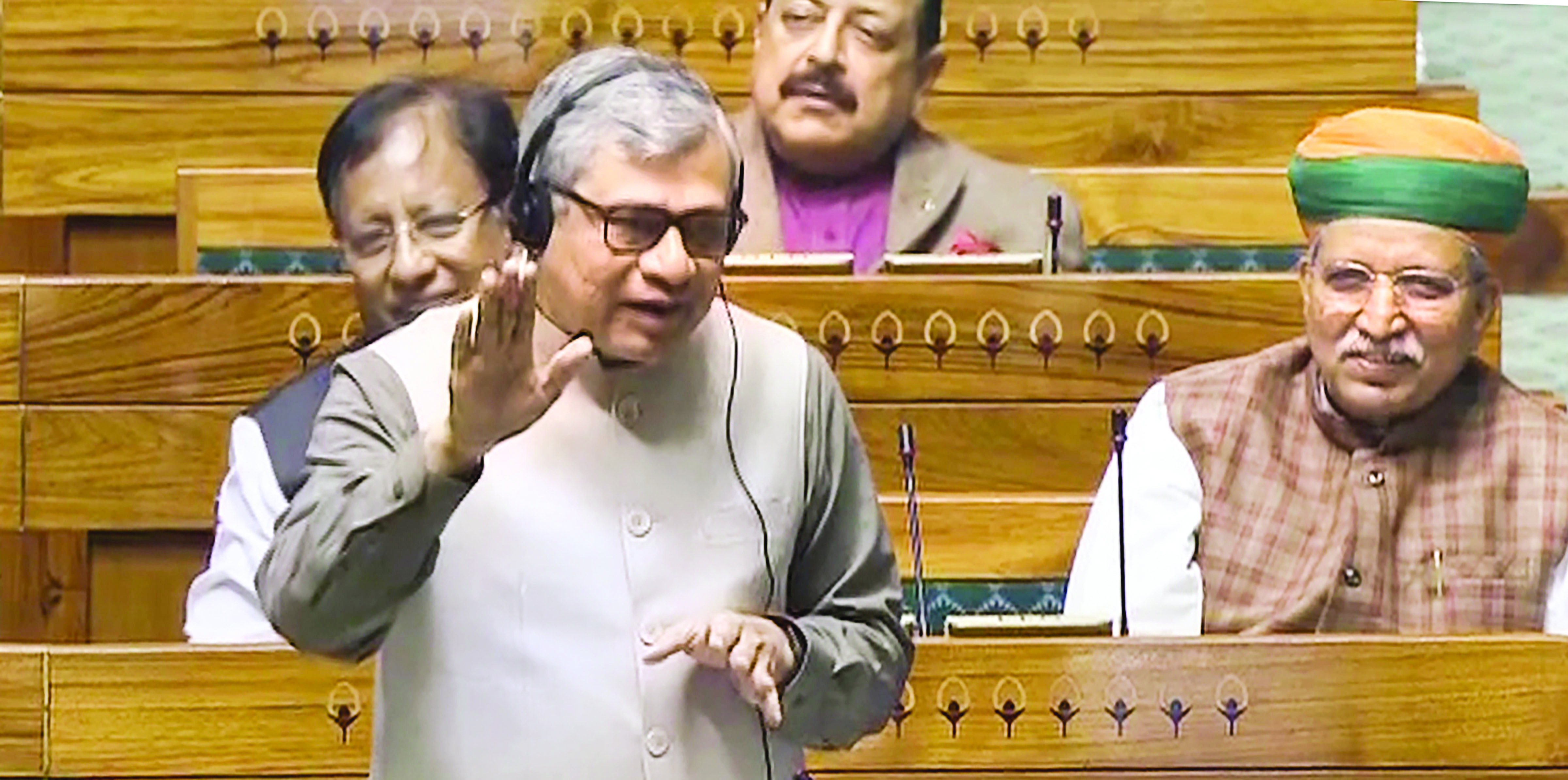 ‘Submit phones’: Vaishnaw urges Oppn   to cooperate in iPhone hacking probe